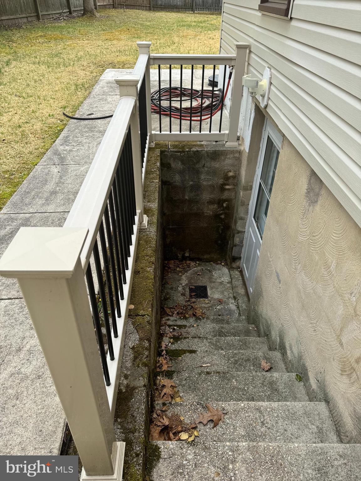 FREETOWN VILLAGE - Residential Lease