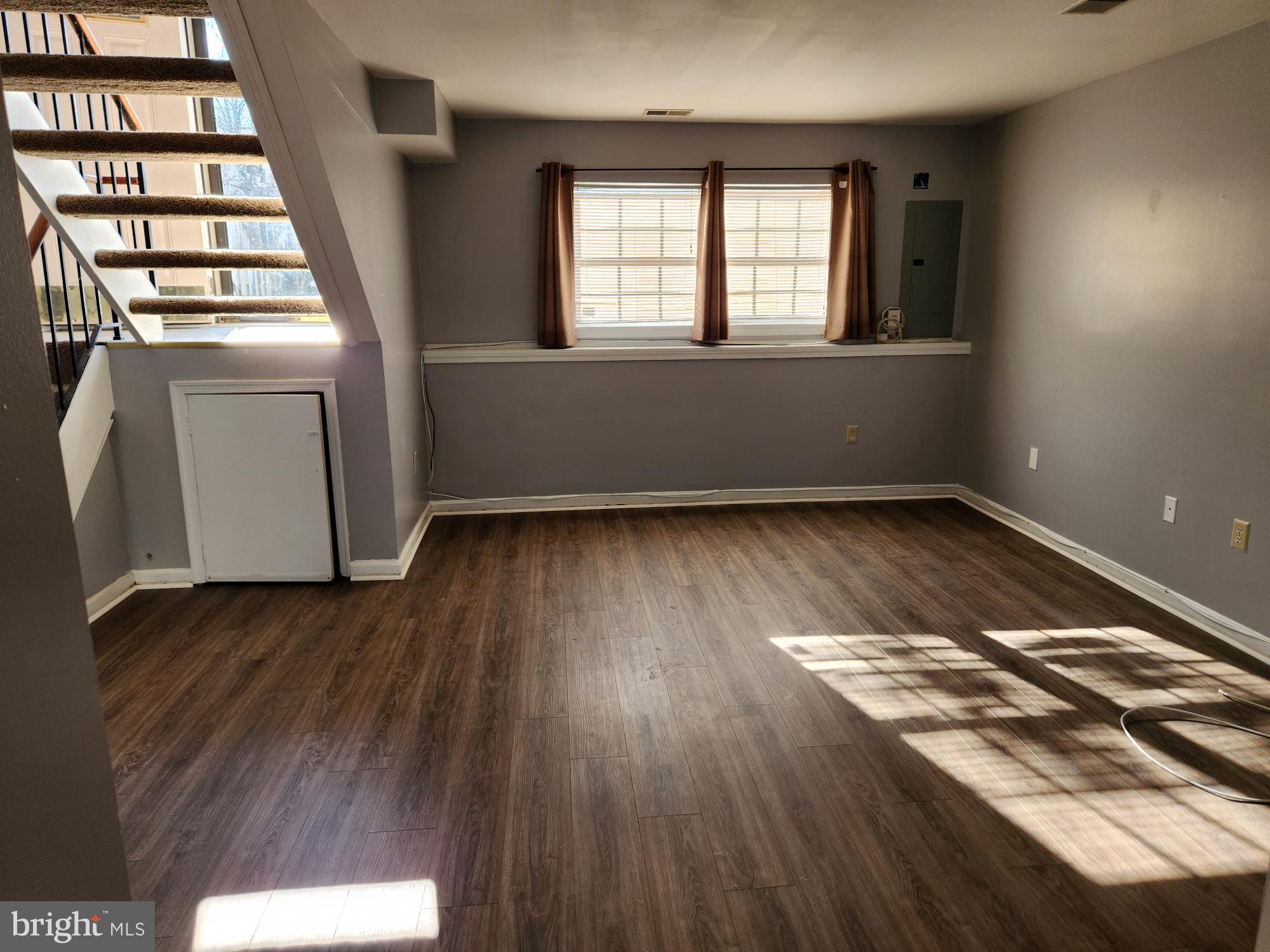 PRINCETON SQUARE - Residential Lease