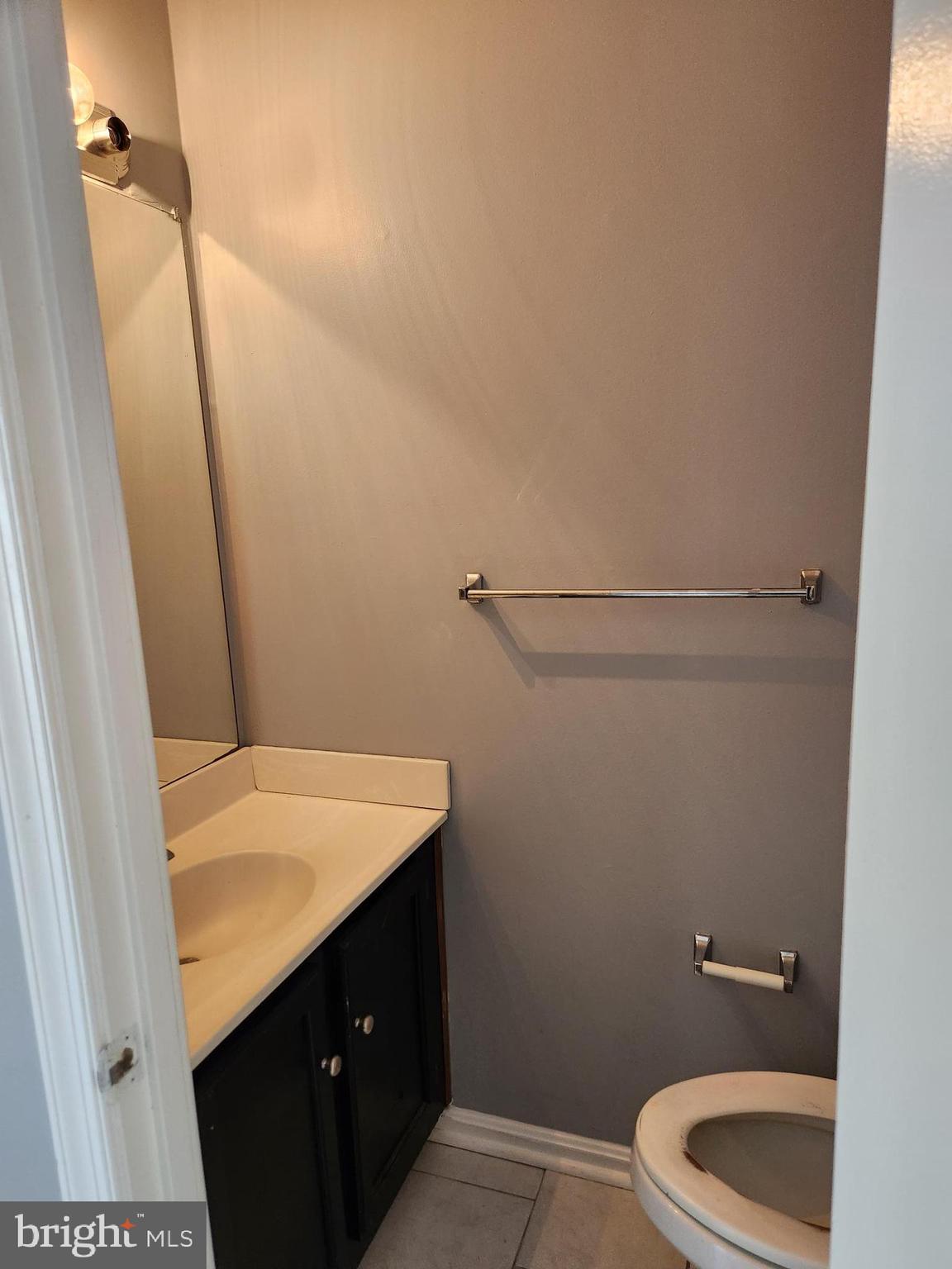 PRINCETON SQUARE - Residential Lease