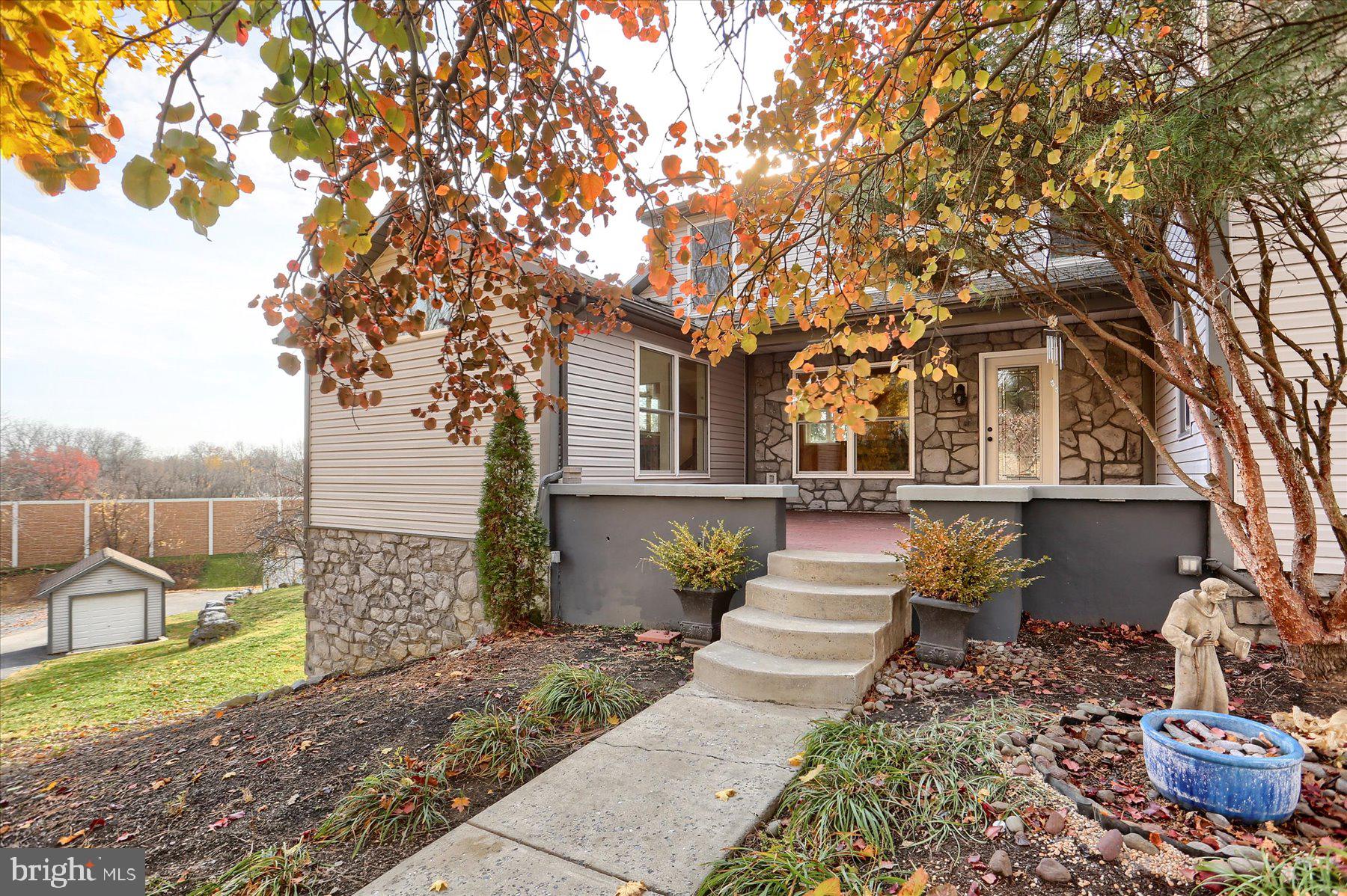 407 N LOCKWILLOW AVENUE