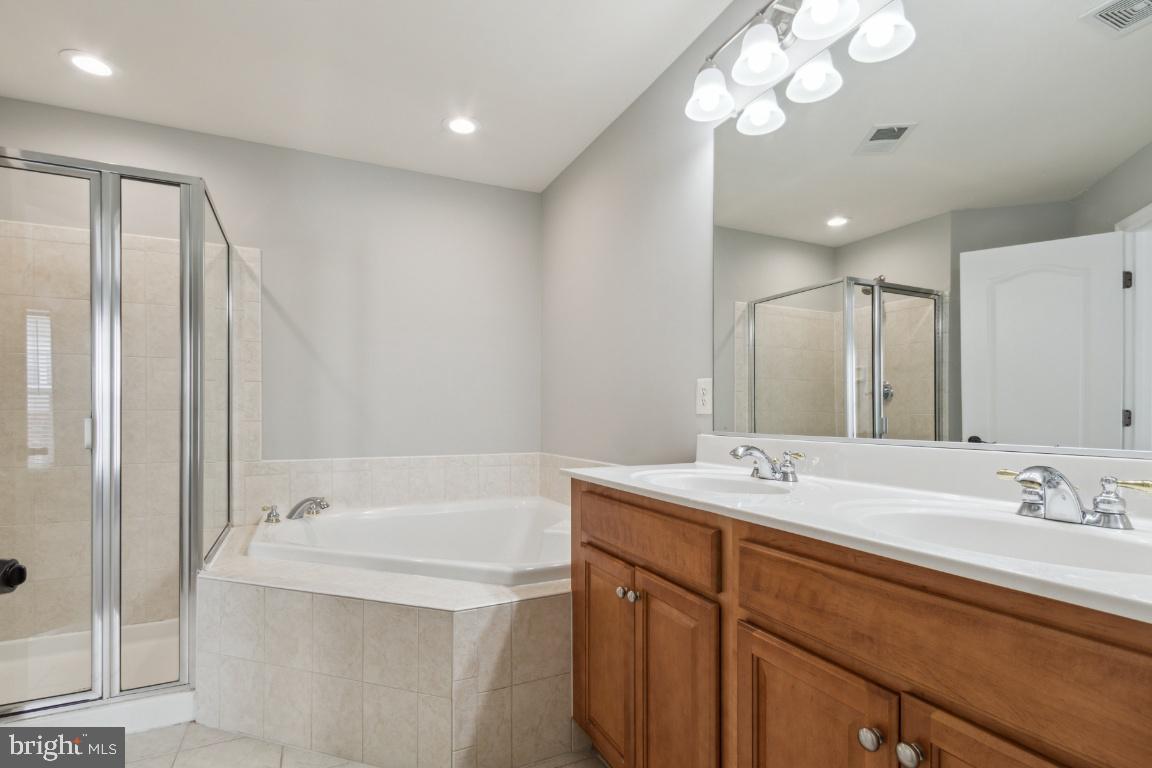 BROADLANDS SOUTH - Residential Lease