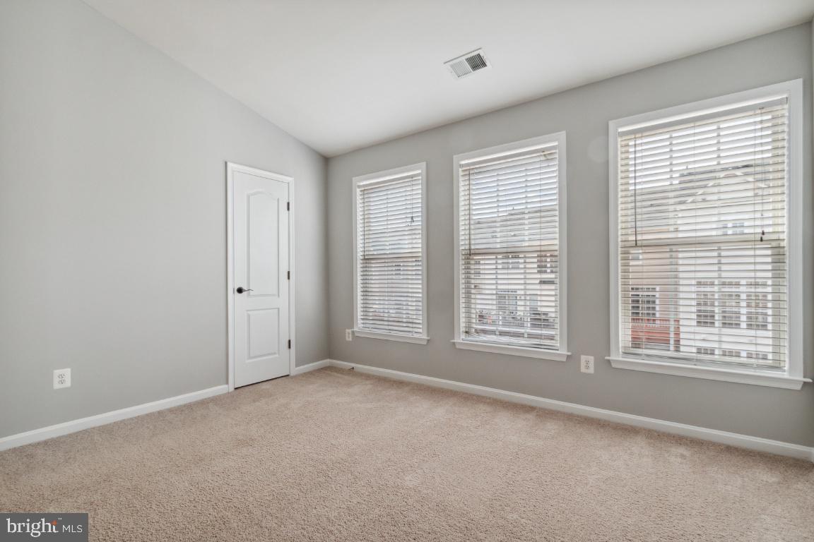 BROADLANDS SOUTH - Residential Lease