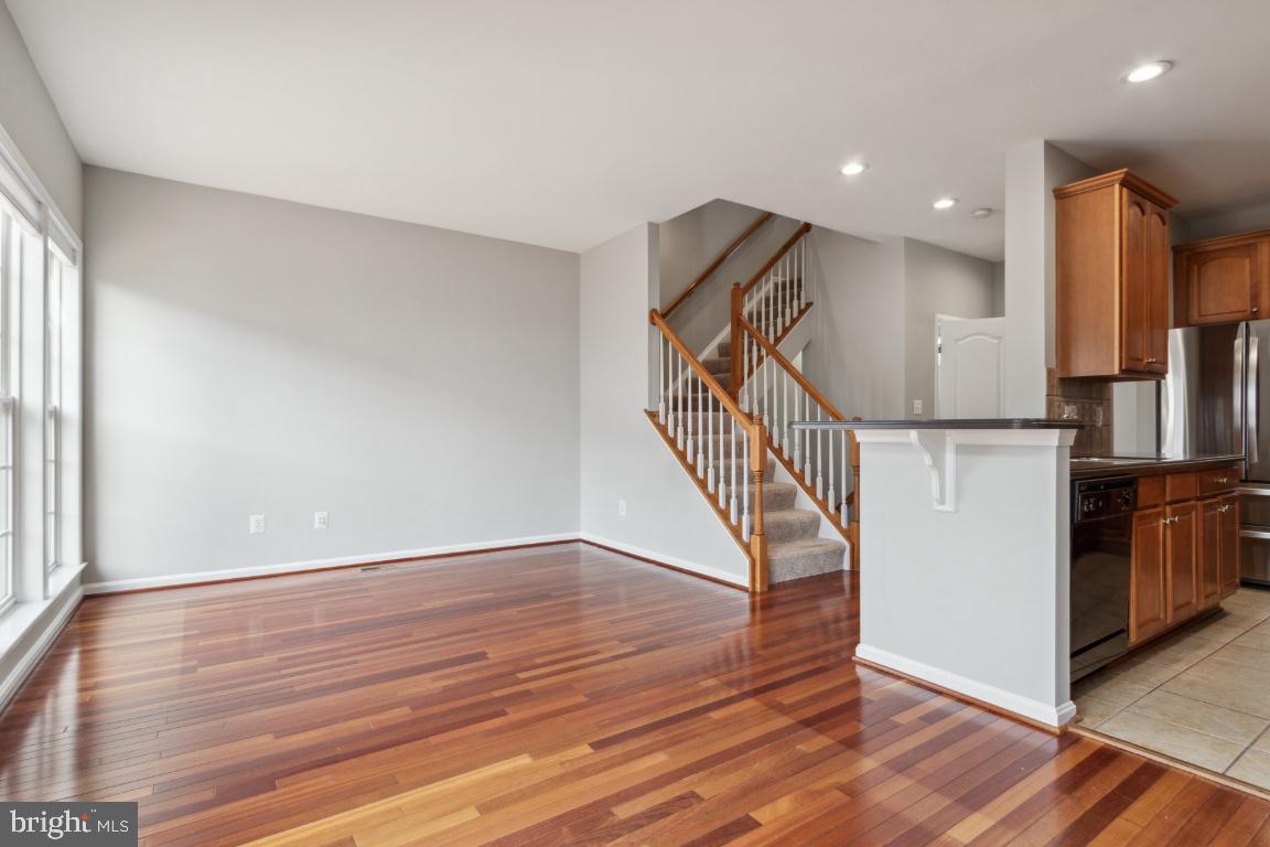 BROADLANDS SOUTH - Residential Lease