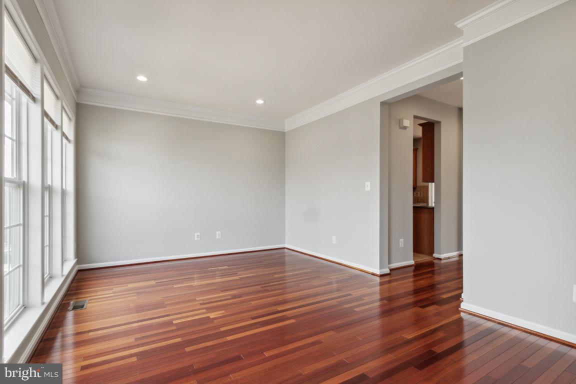 BROADLANDS SOUTH - Residential Lease