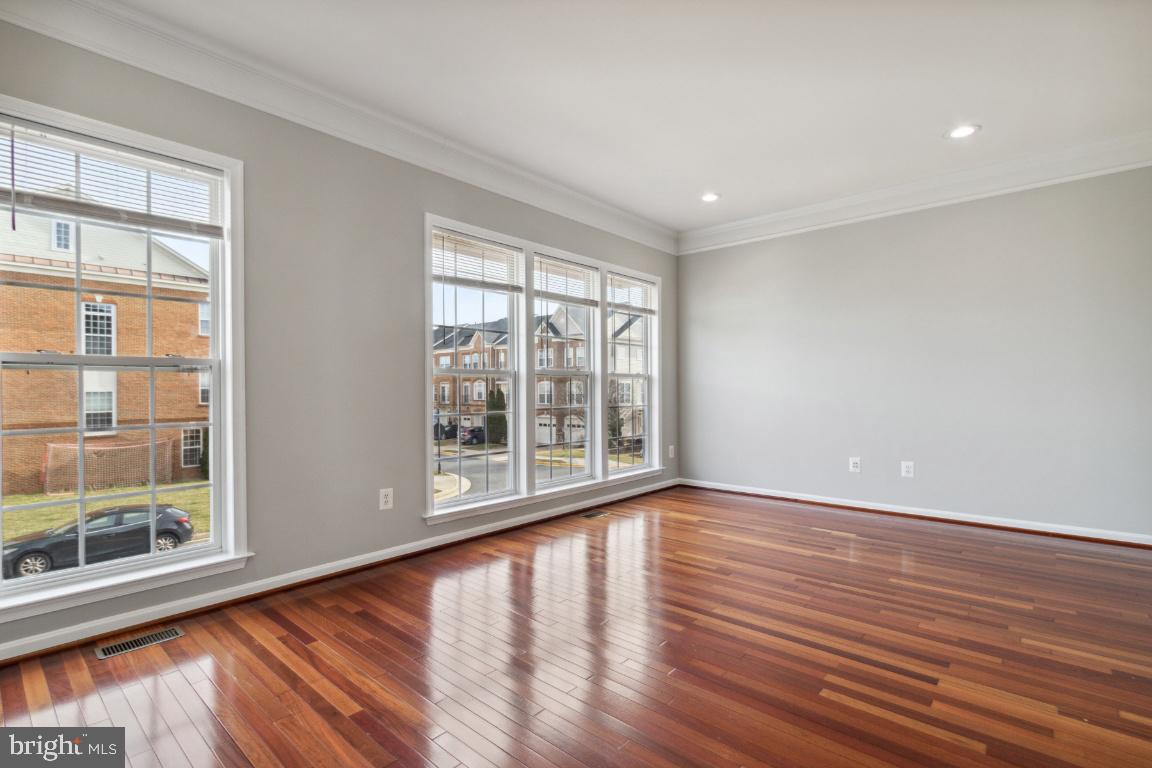 BROADLANDS SOUTH - Residential Lease