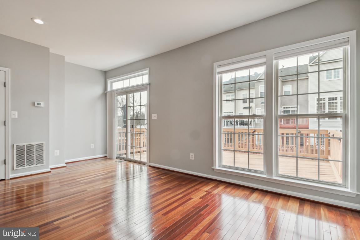 BROADLANDS SOUTH - Residential Lease