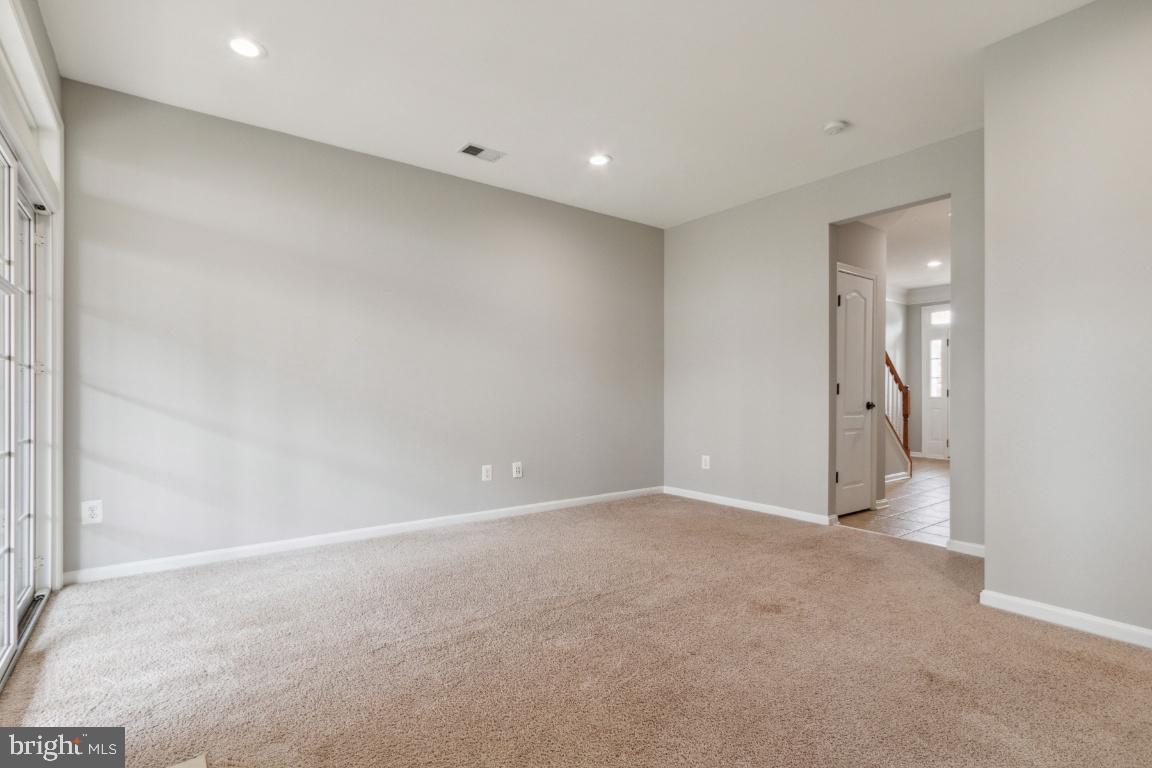 BROADLANDS SOUTH - Residential Lease