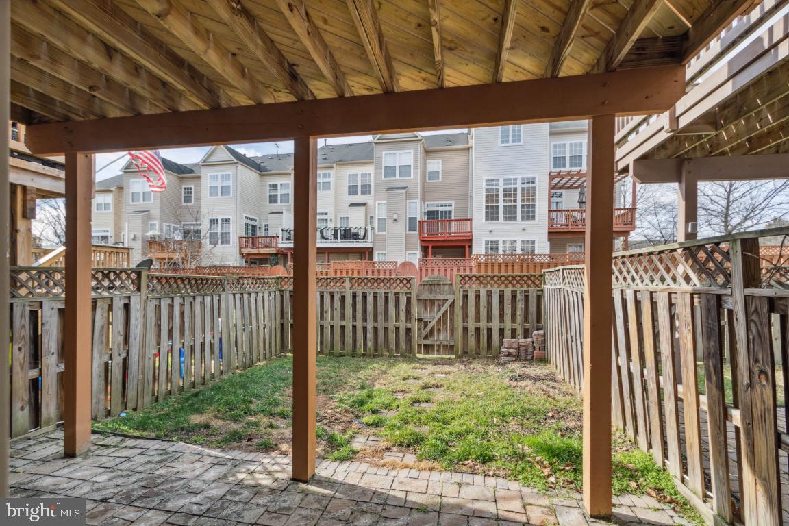 BROADLANDS SOUTH - Residential Lease