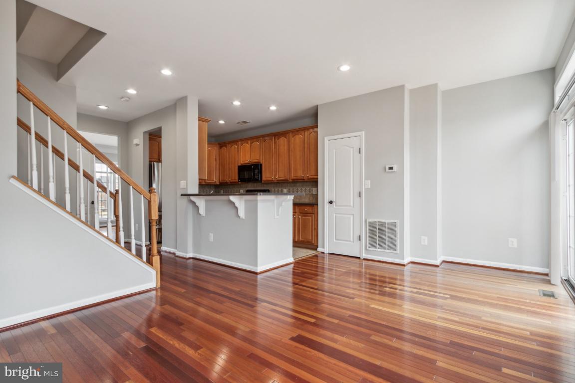 BROADLANDS SOUTH - Residential Lease