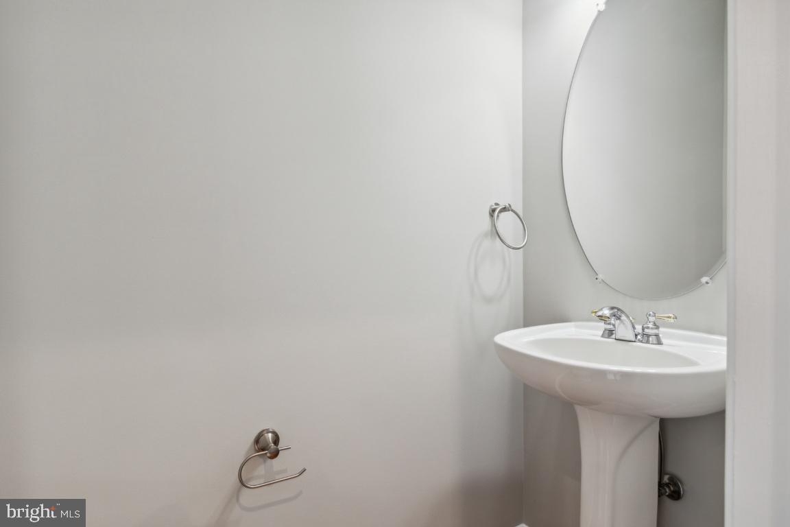 BROADLANDS SOUTH - Residential Lease