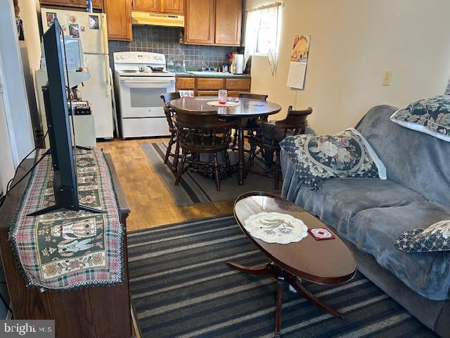 AVON HEIGHTS - Residential