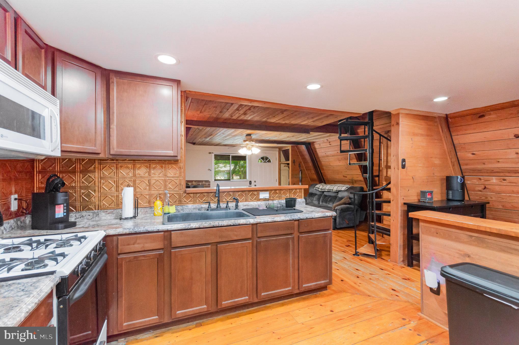 WHITE SANDS - Residential