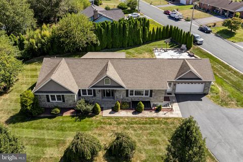 37 W CHURCH STREET STEVENS PA 17578