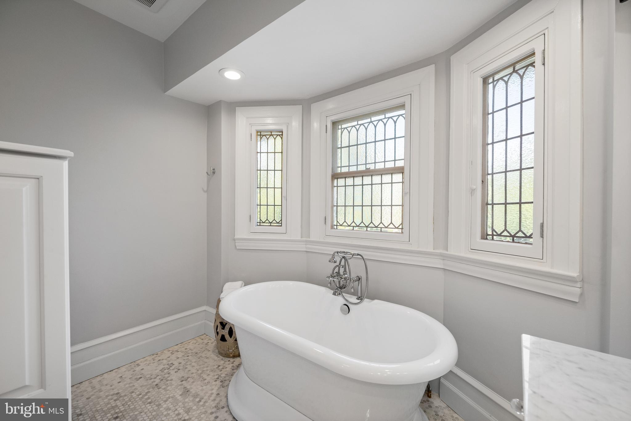 SOUTH WAYNE - Residential