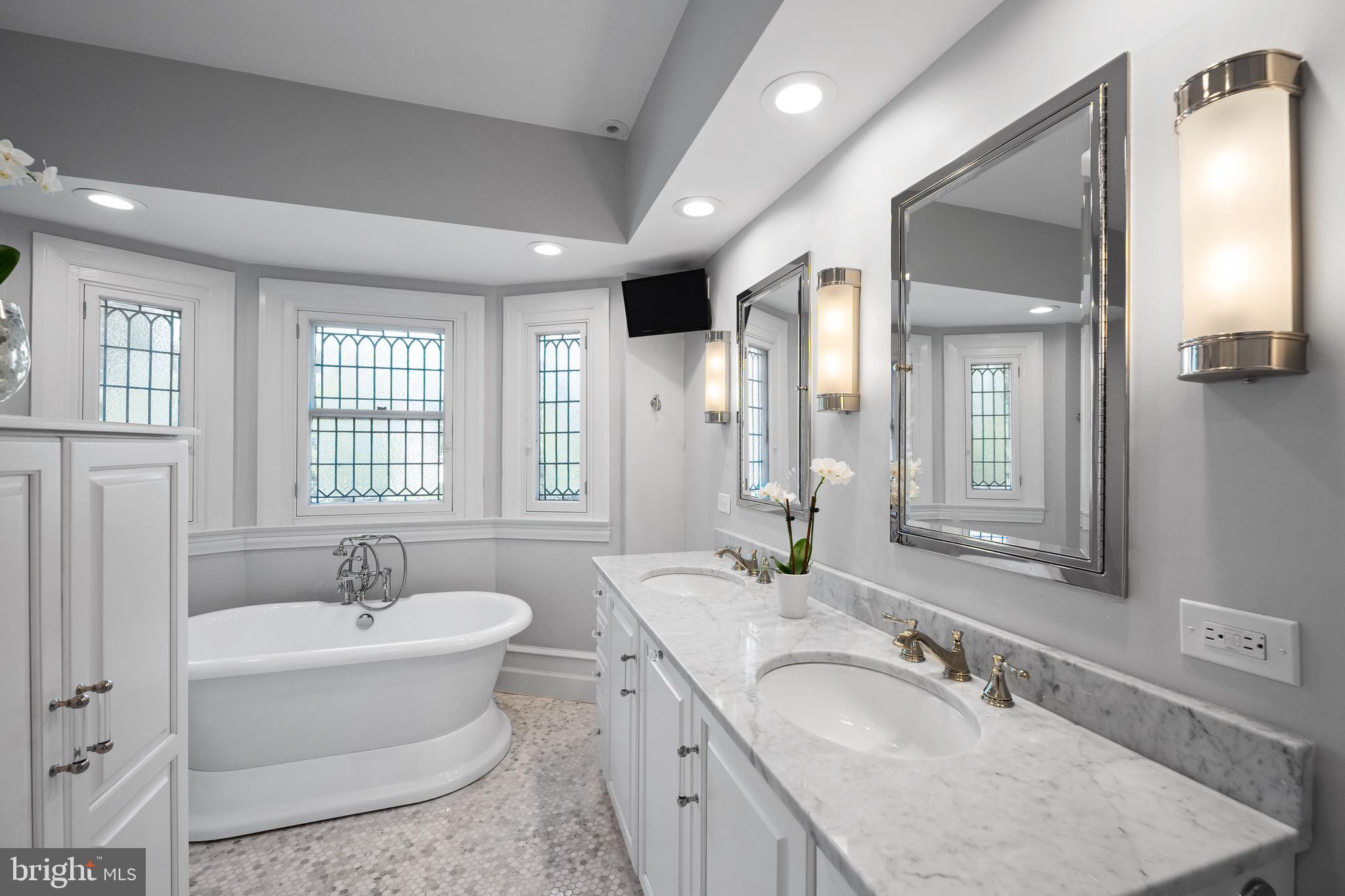 SOUTH WAYNE - Residential