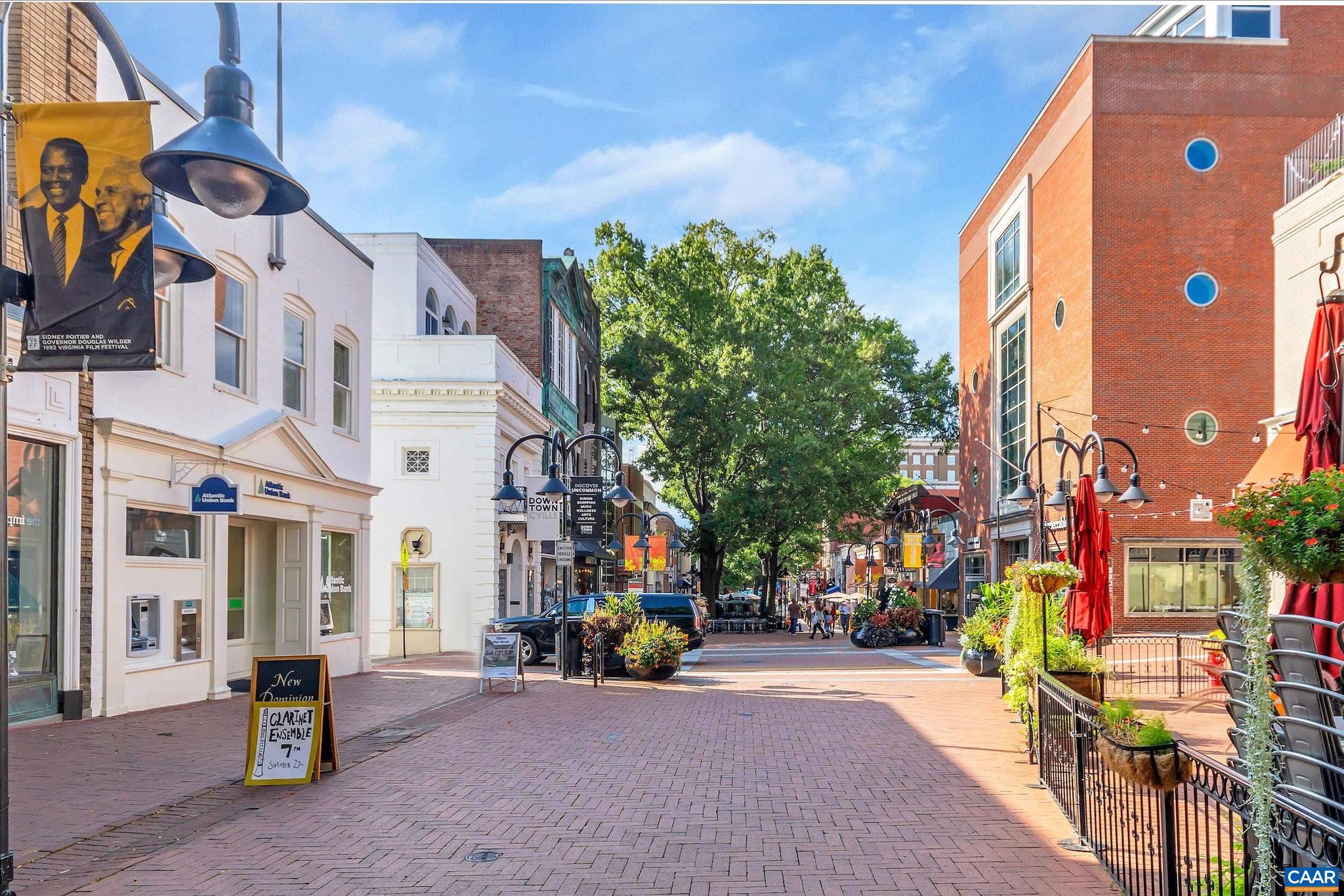 FOREST HILLS - Residential