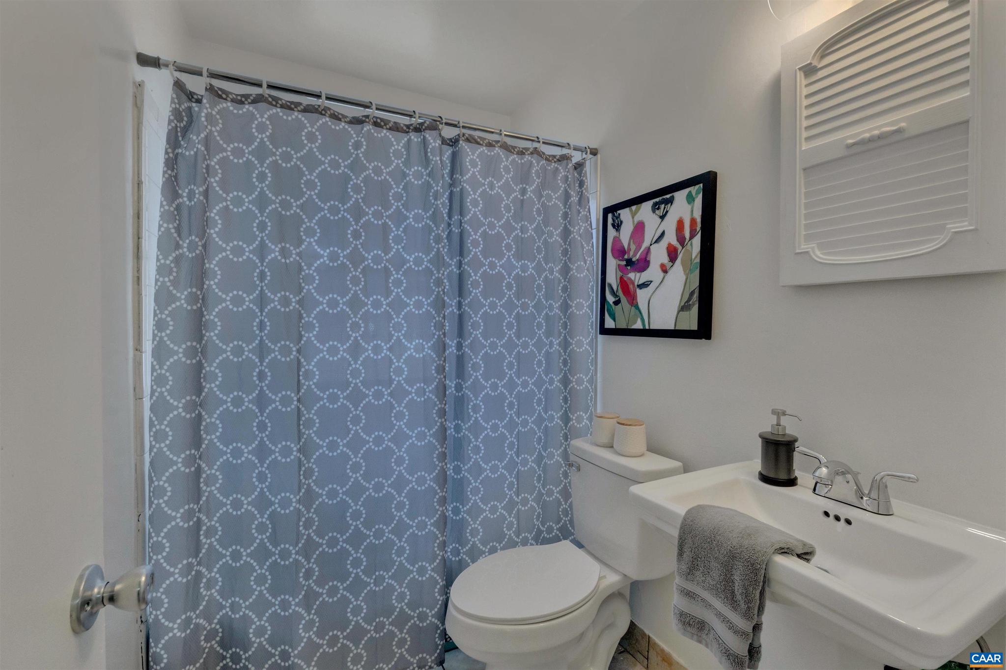 FOREST HILLS - Residential