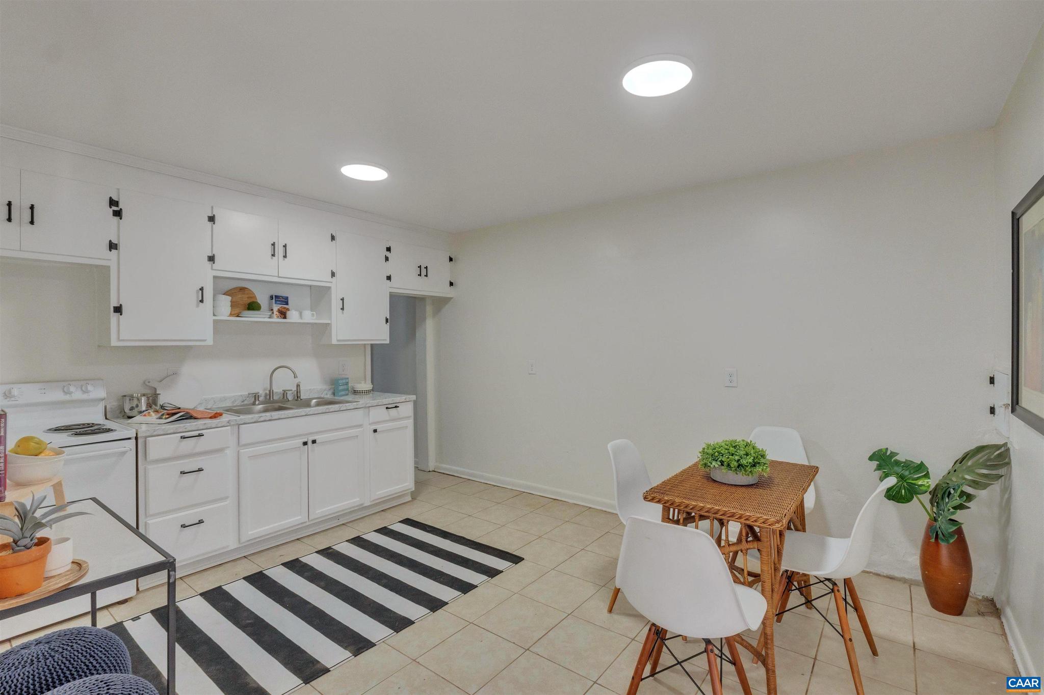 FOREST HILLS - Residential