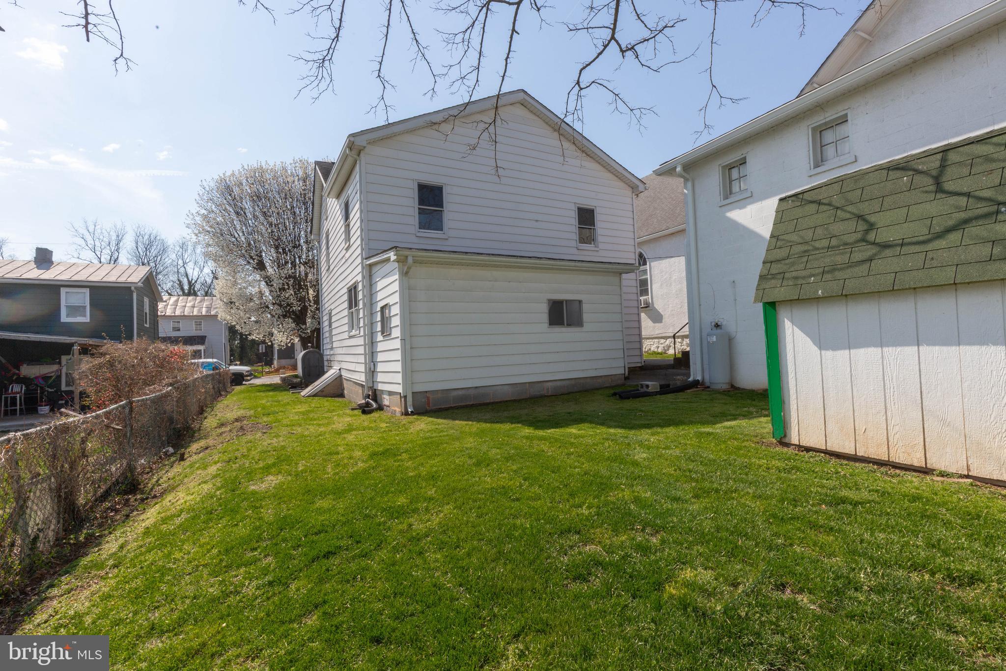 CHARLES TOWN - Residential Lease