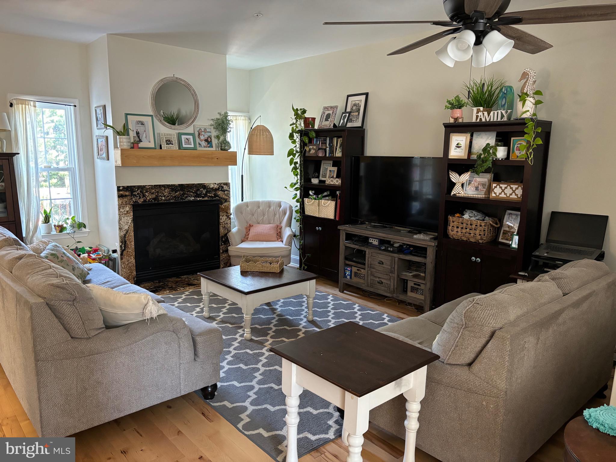 VILLAS ON WATERS EDGE - Residential Lease