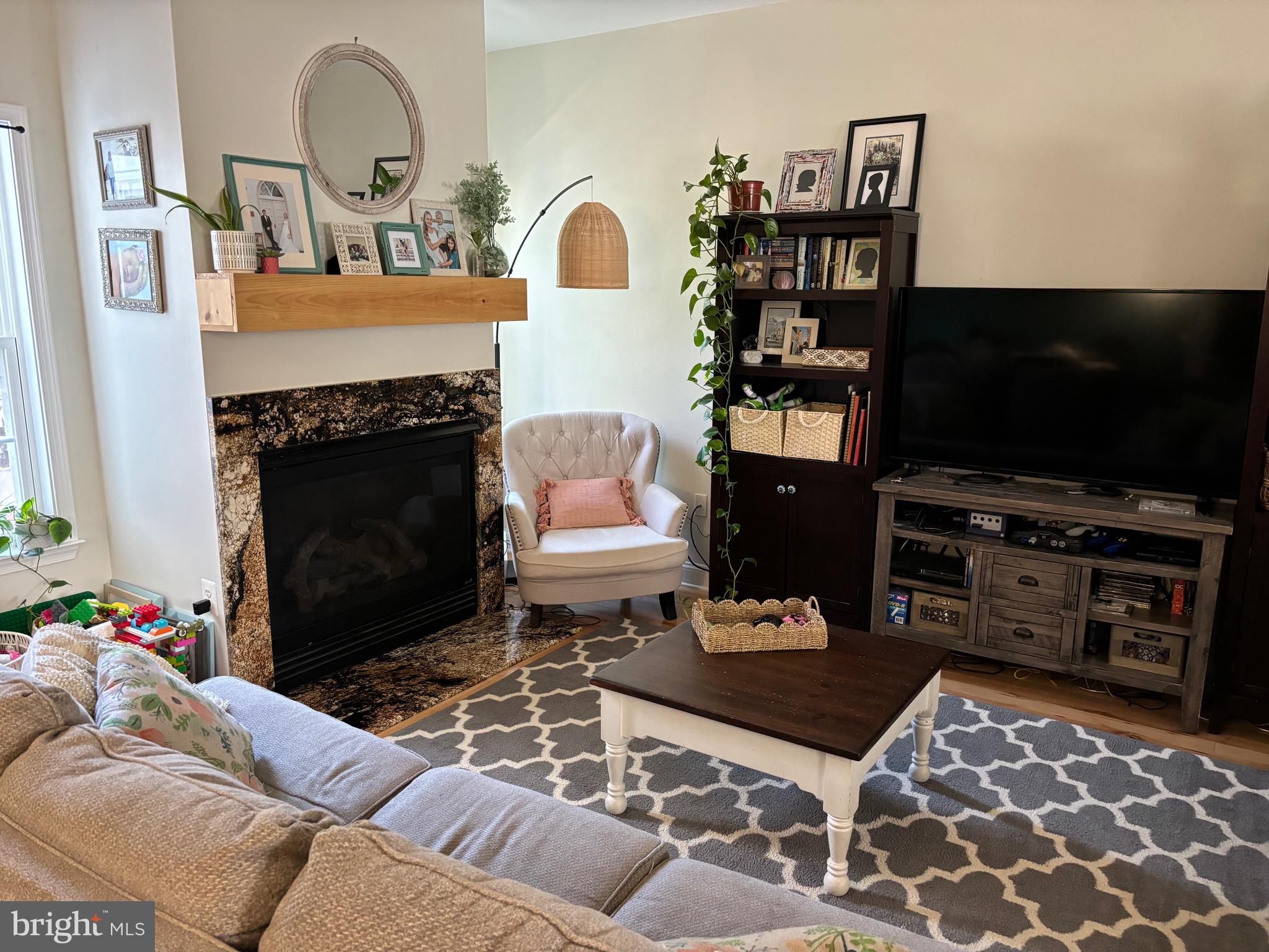 VILLAS ON WATERS EDGE - Residential Lease