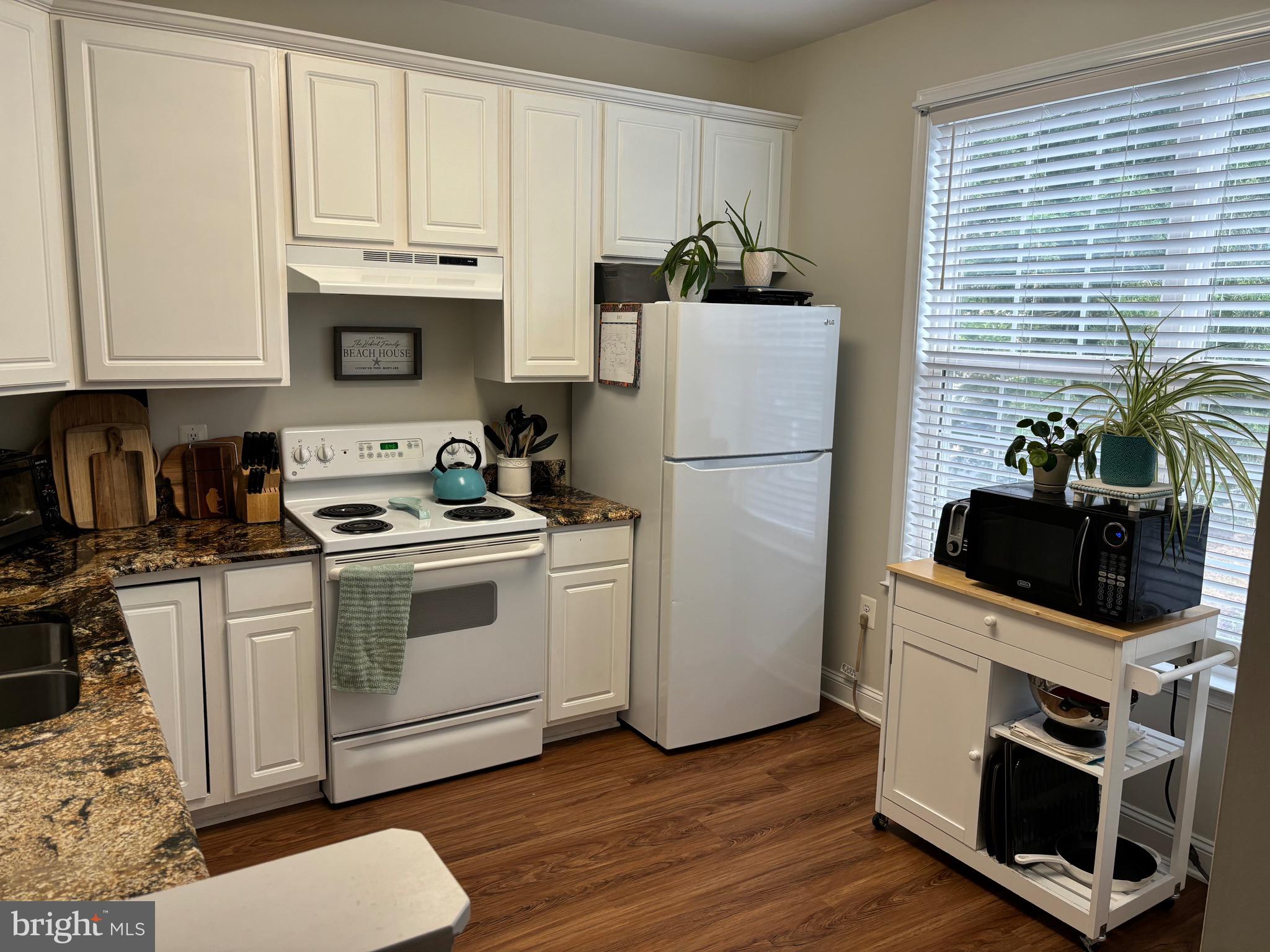 VILLAS ON WATERS EDGE - Residential Lease