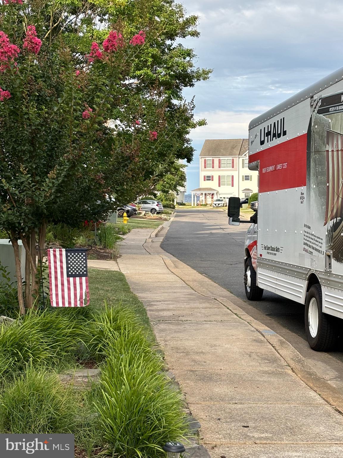 VILLAS ON WATERS EDGE - Residential Lease