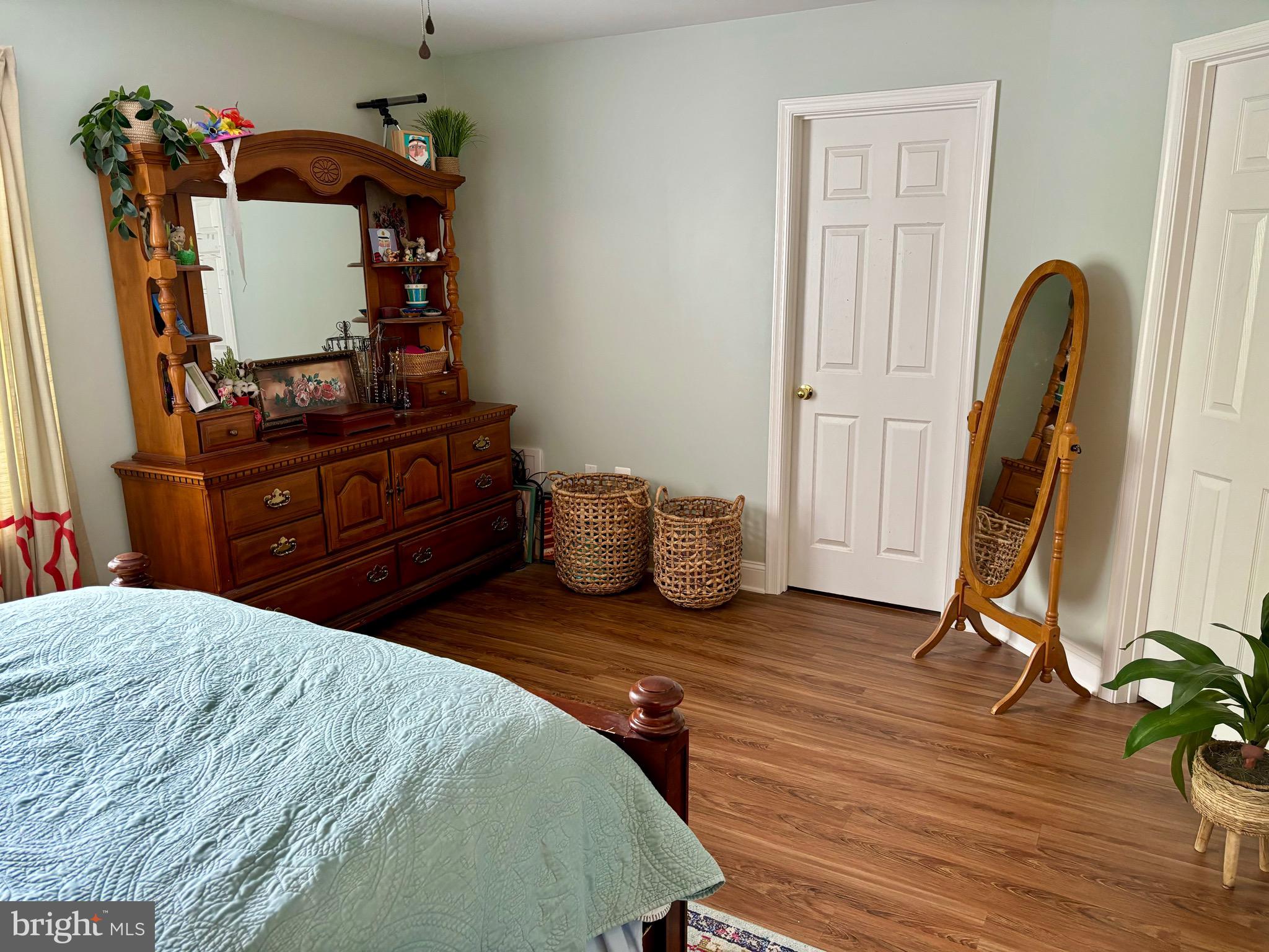 VILLAS ON WATERS EDGE - Residential Lease