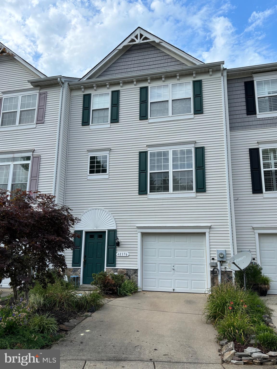 VILLAS ON WATERS EDGE - Residential Lease