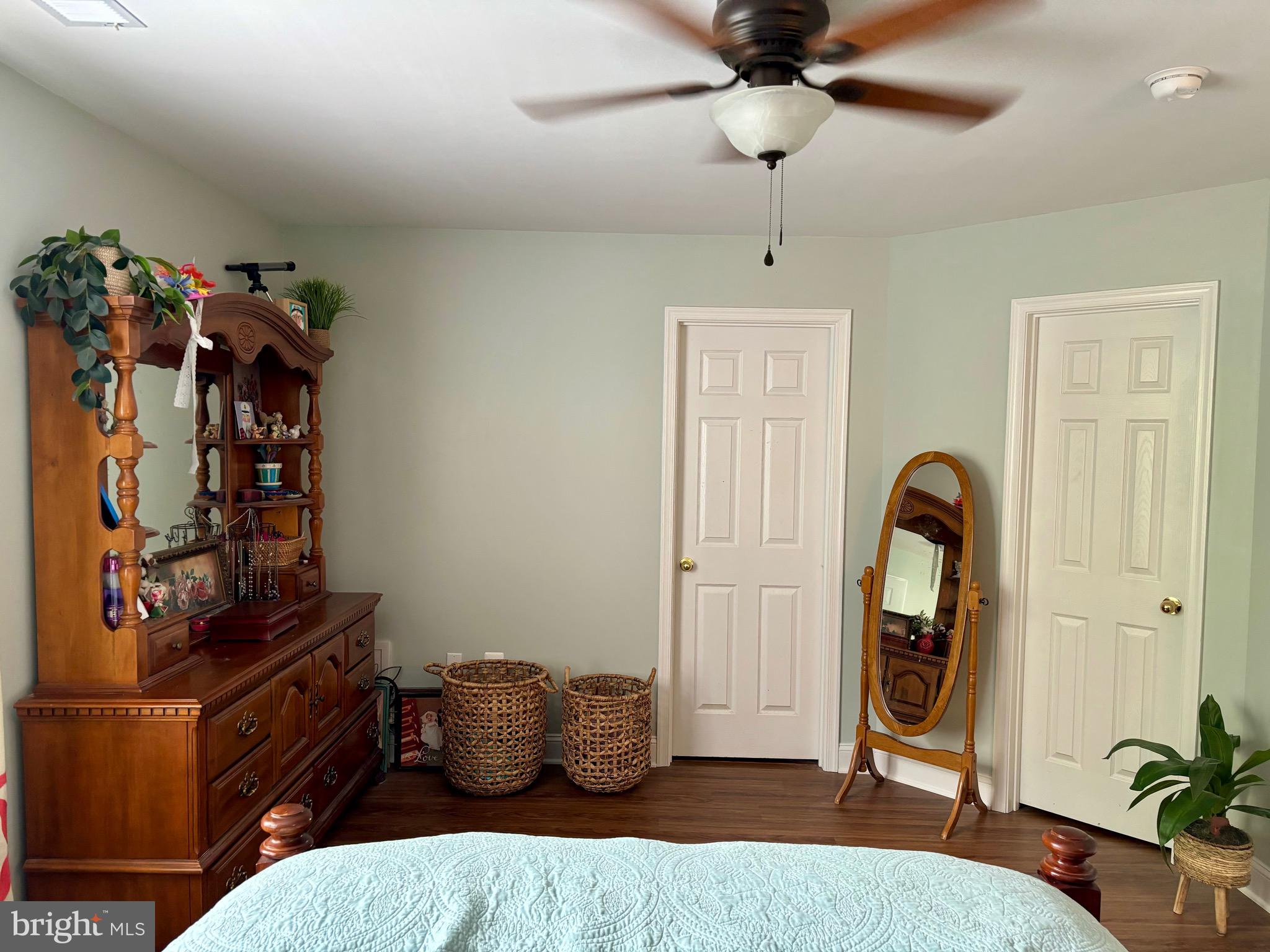 VILLAS ON WATERS EDGE - Residential Lease