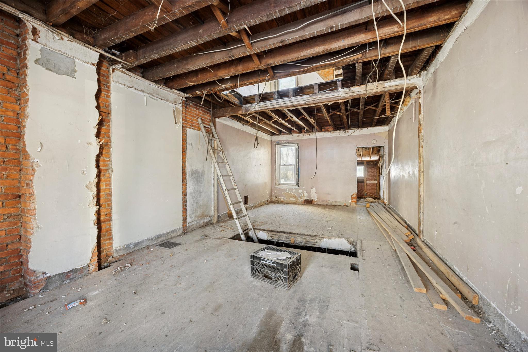 MANTUA - Residential