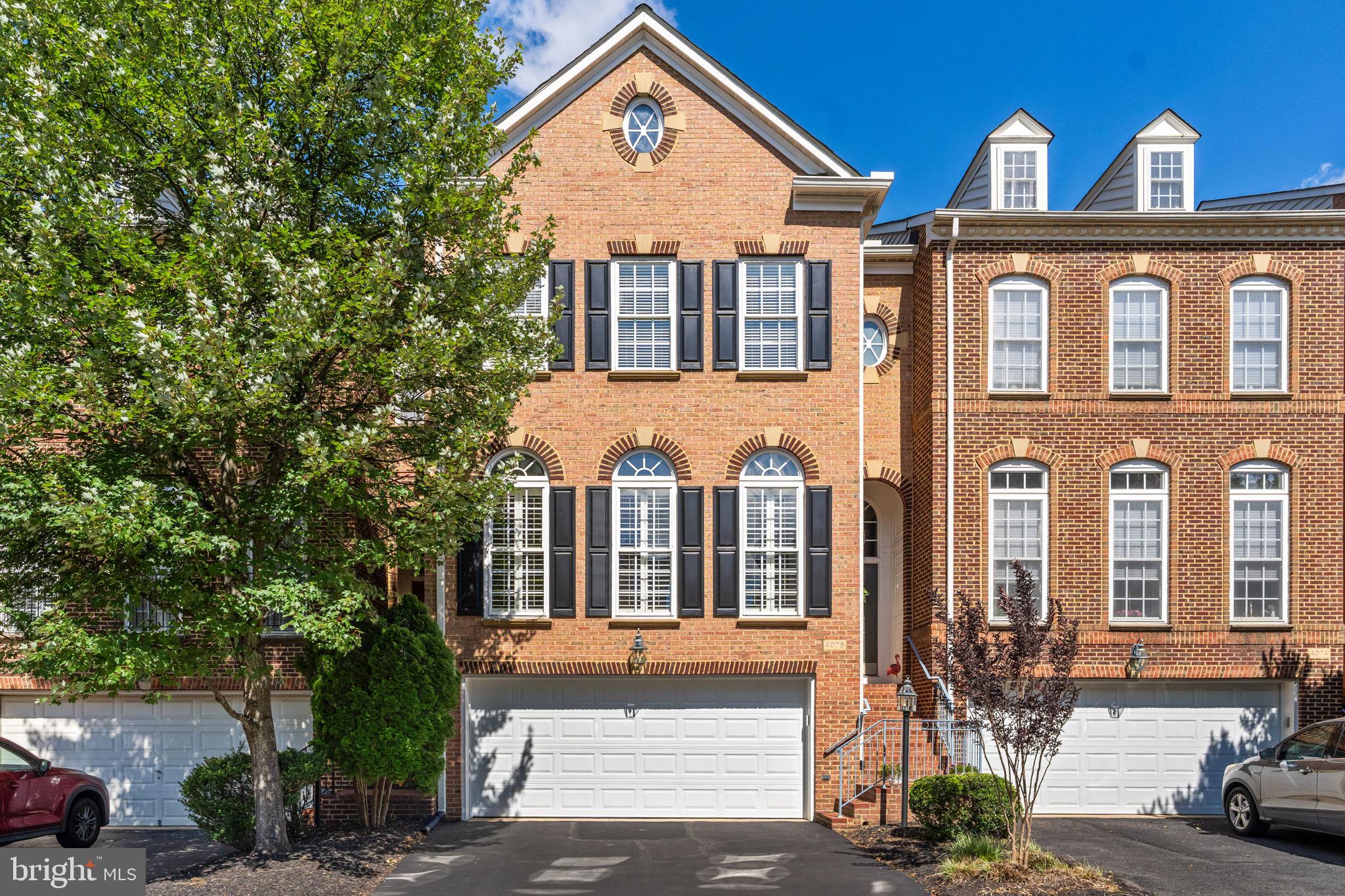 4076 WALNUT COVE CIRCLE