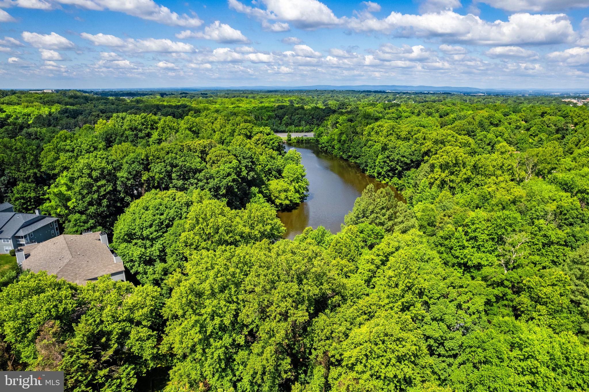 4076 WALNUT COVE CIRCLE