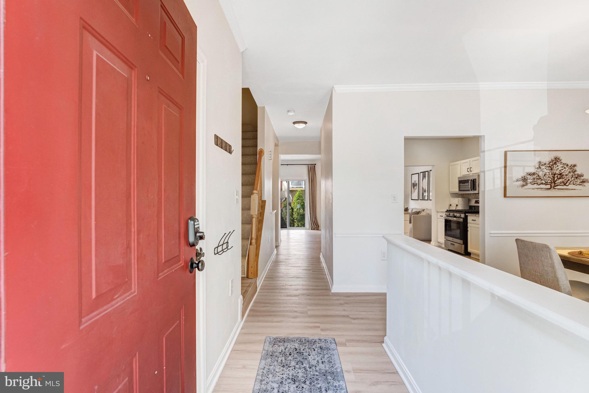 272 GOLDEN LARCH TERRACE NE