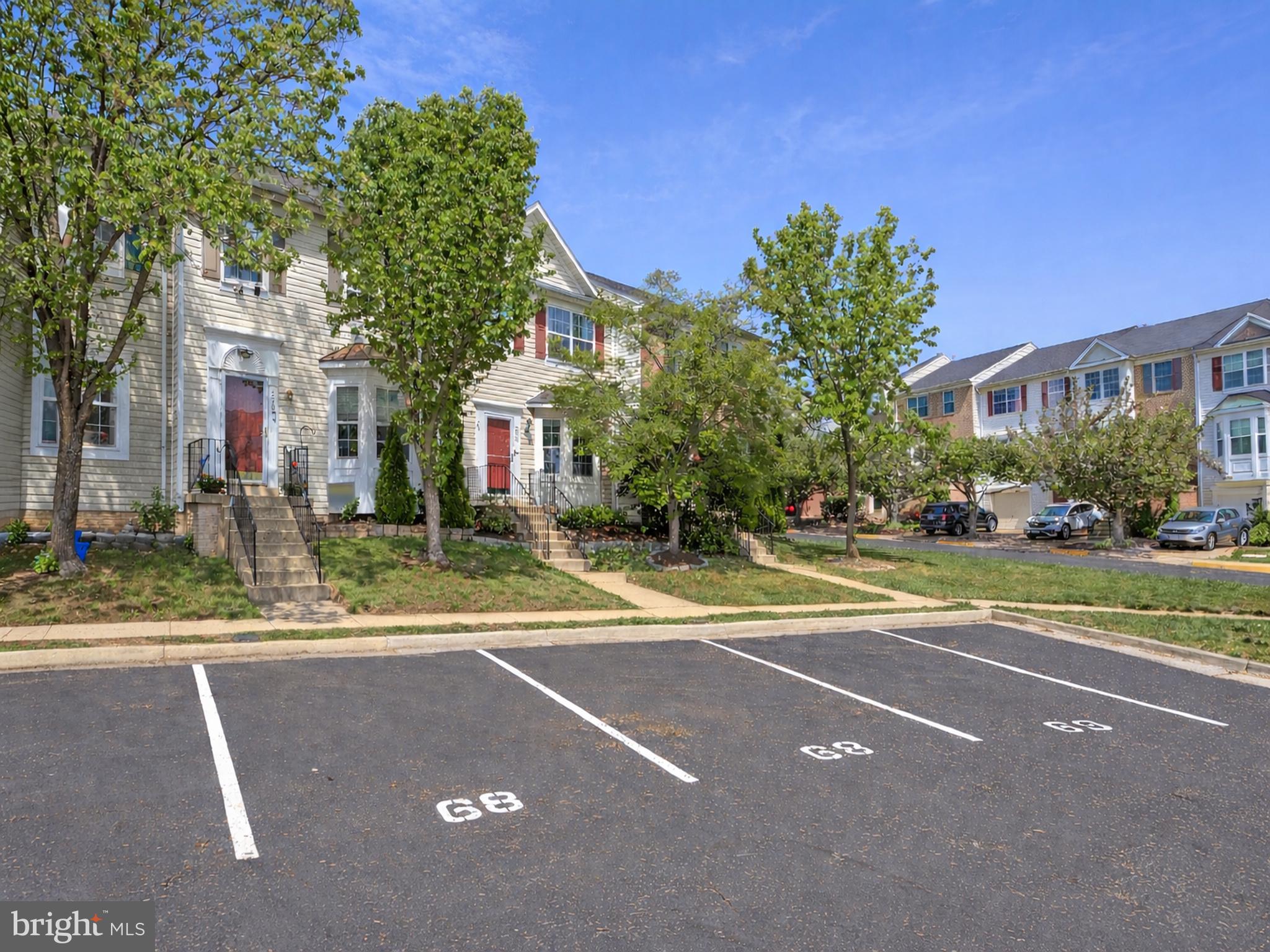 272 GOLDEN LARCH TERRACE NE