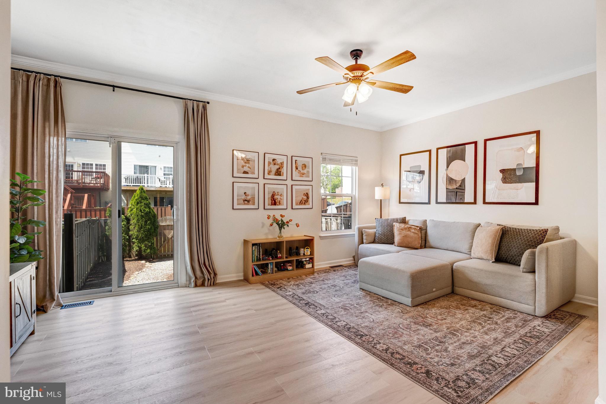 272 GOLDEN LARCH TERRACE NE