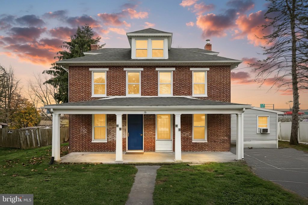 Photo of 14 Gateway Road, YORK, PA 17403 (MLS # PAYK2093628)