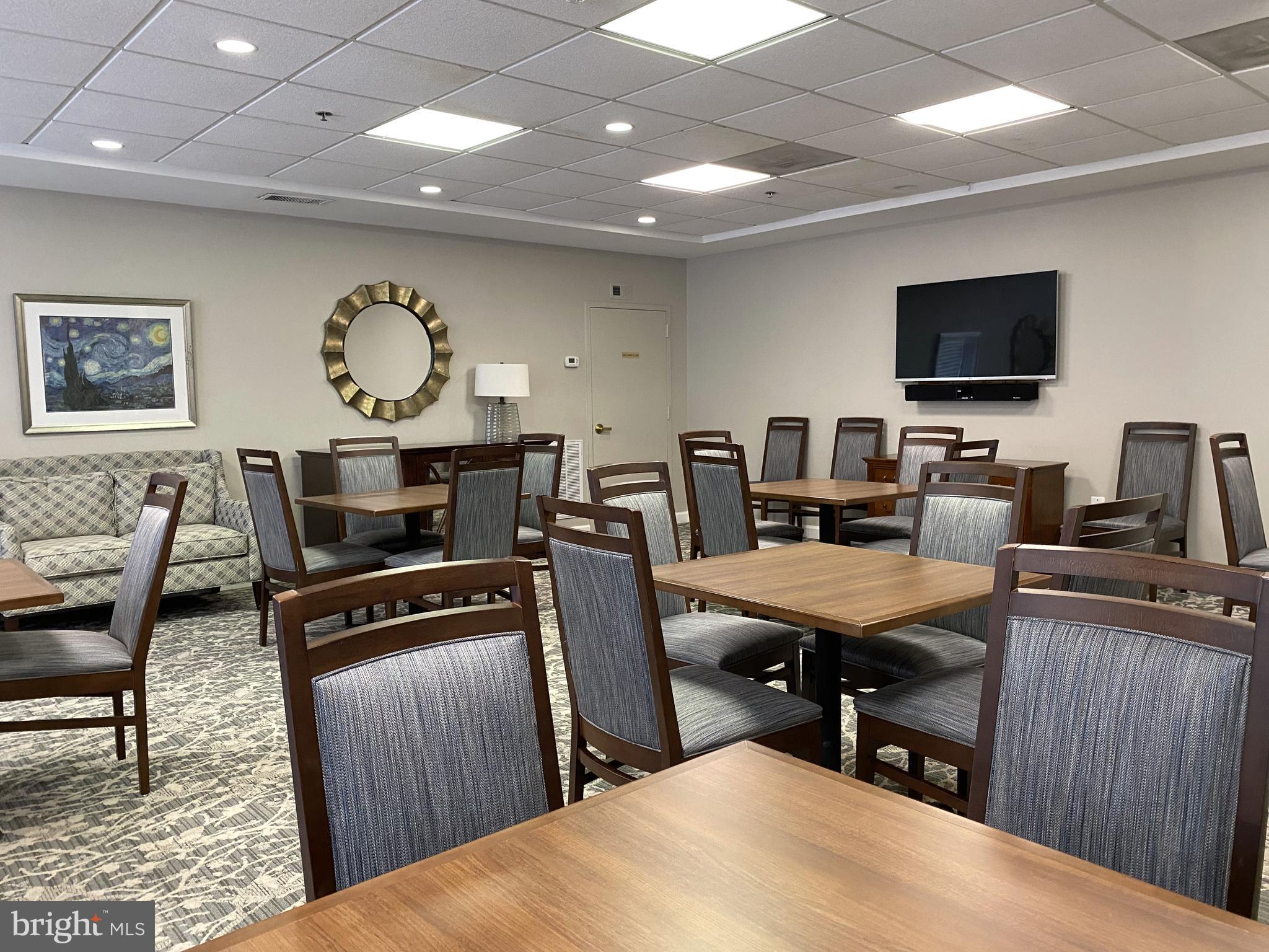 LEISURE WORLD - Residential