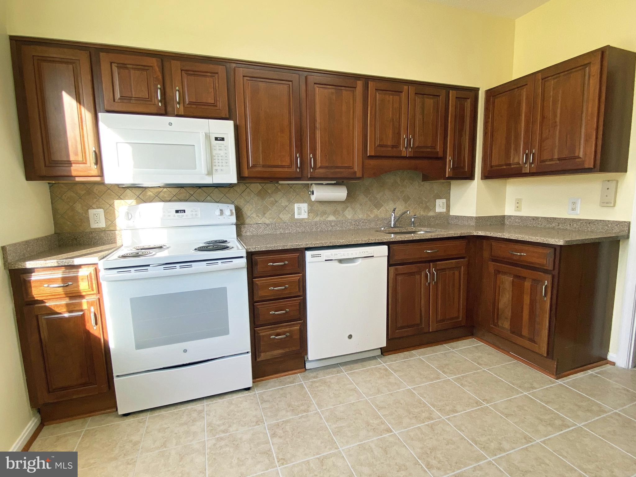 LEISURE WORLD - Residential