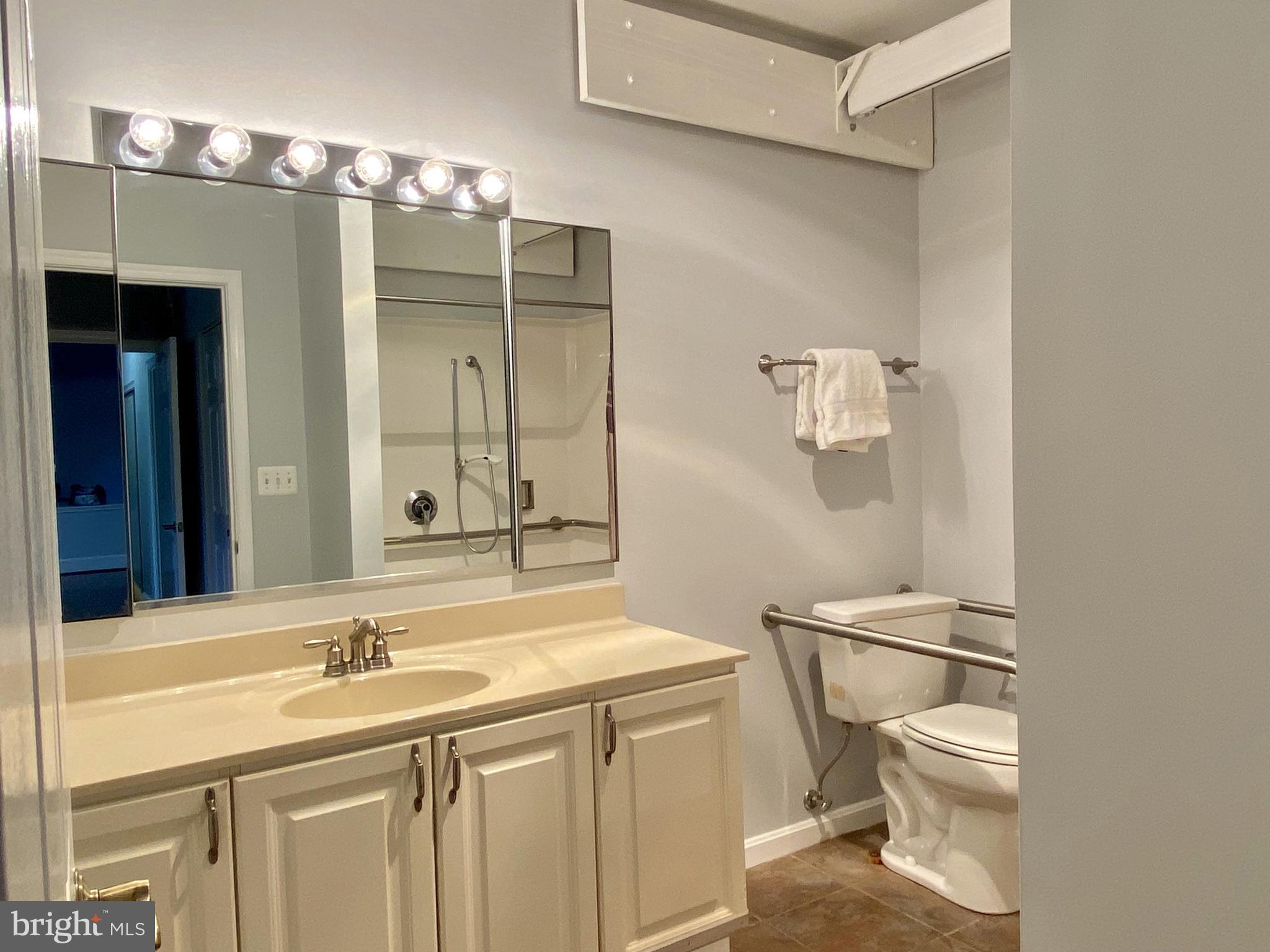 LEISURE WORLD - Residential