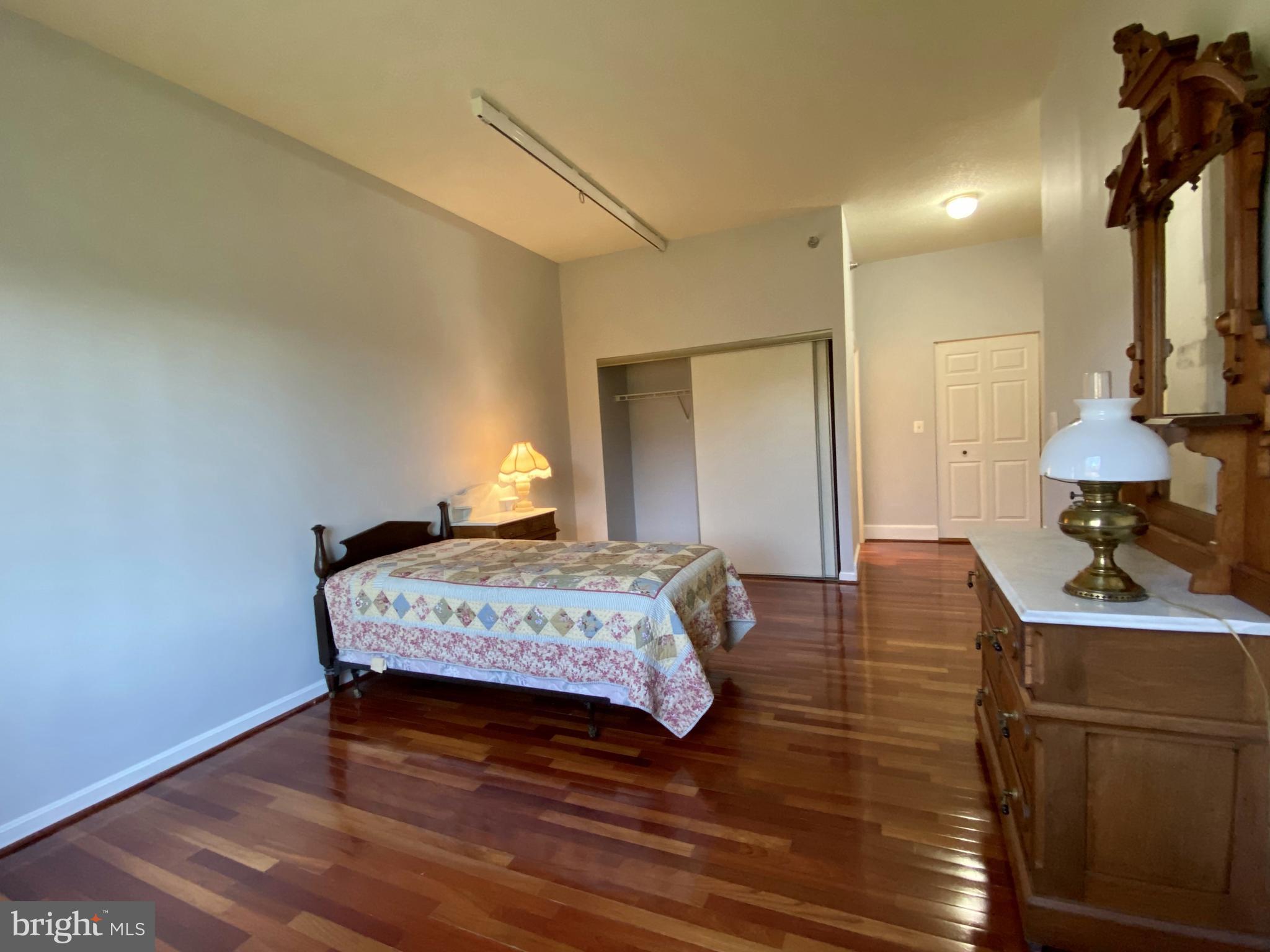 LEISURE WORLD - Residential