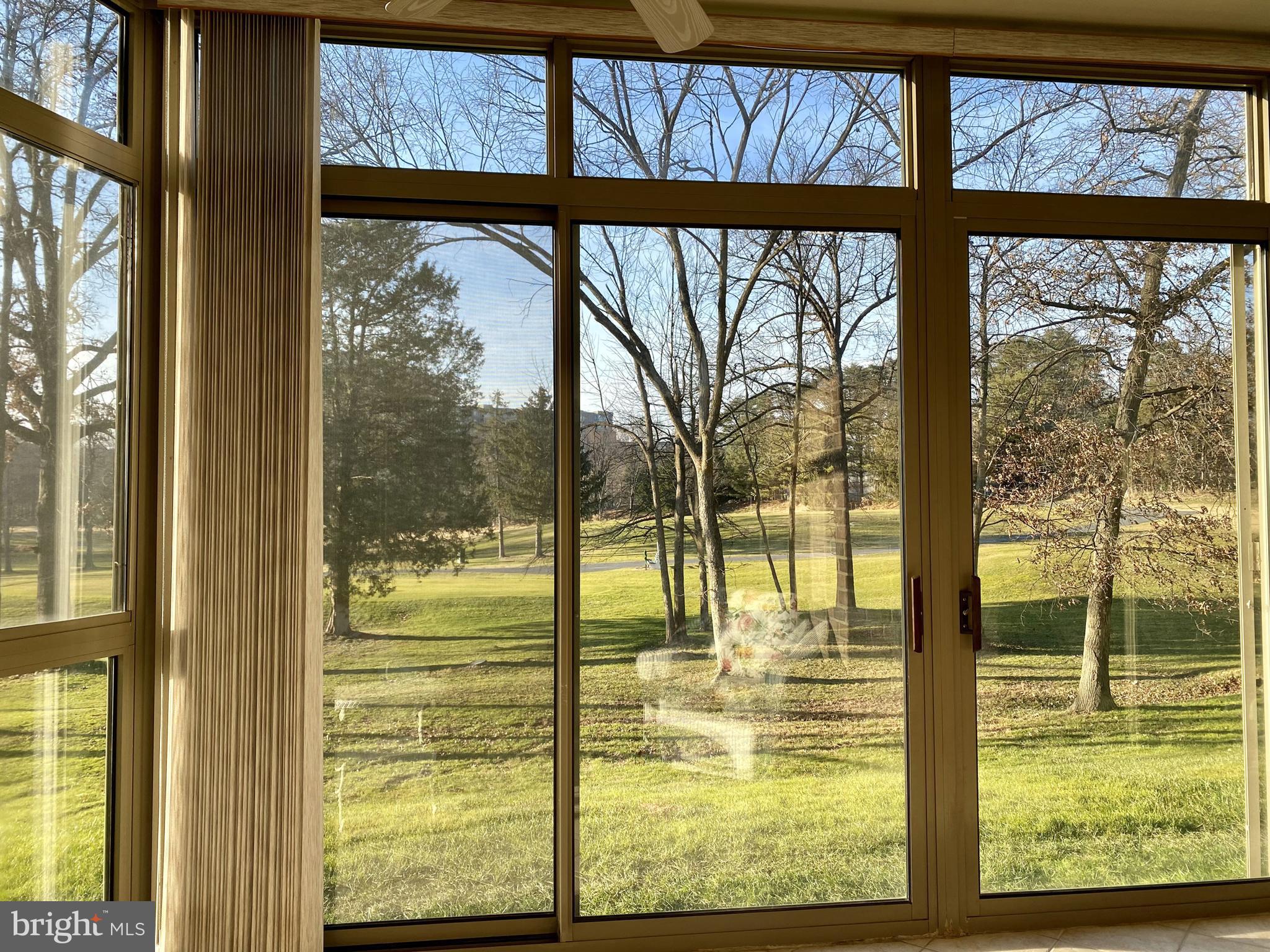 LEISURE WORLD - Residential