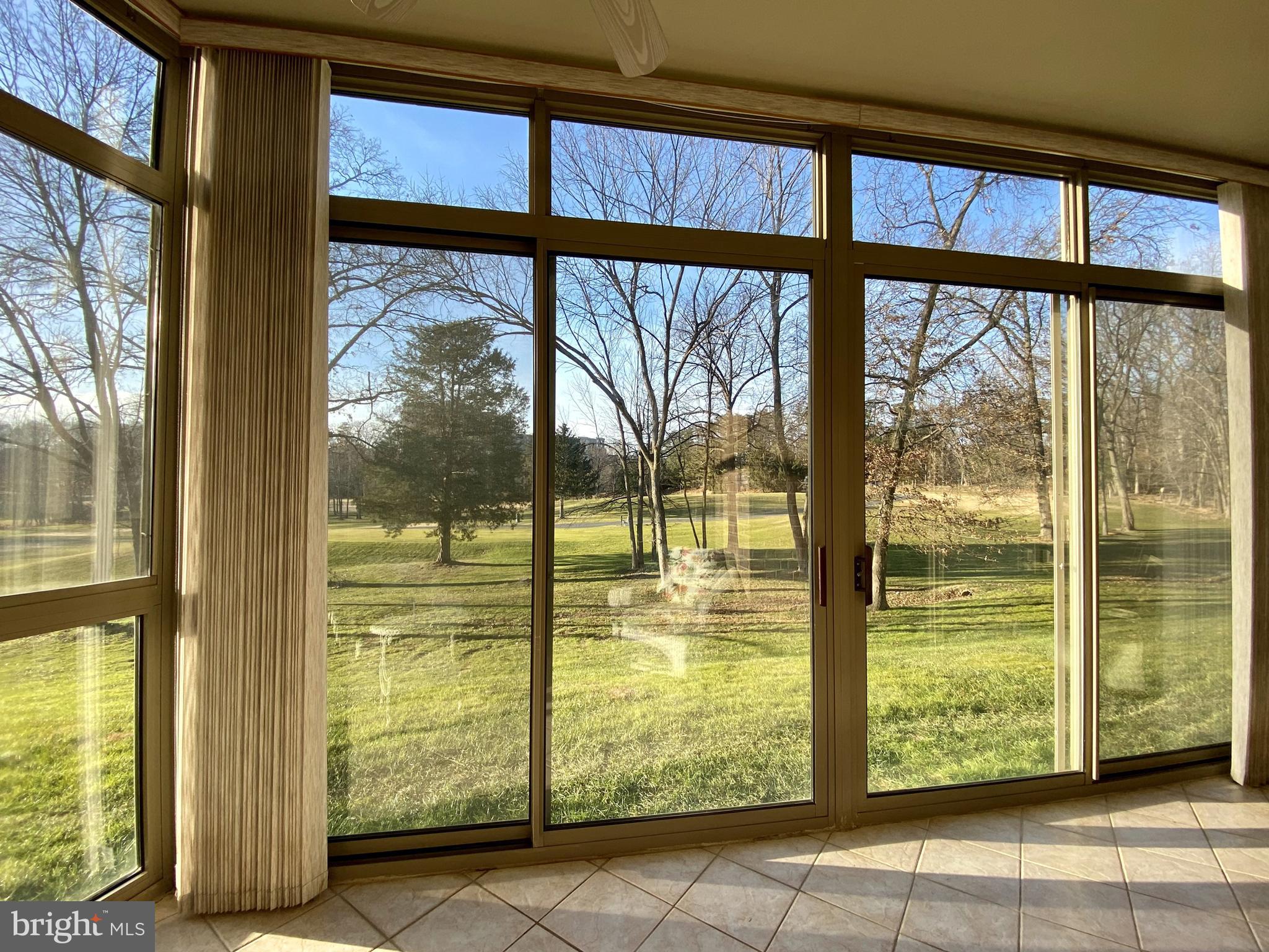 LEISURE WORLD - Residential