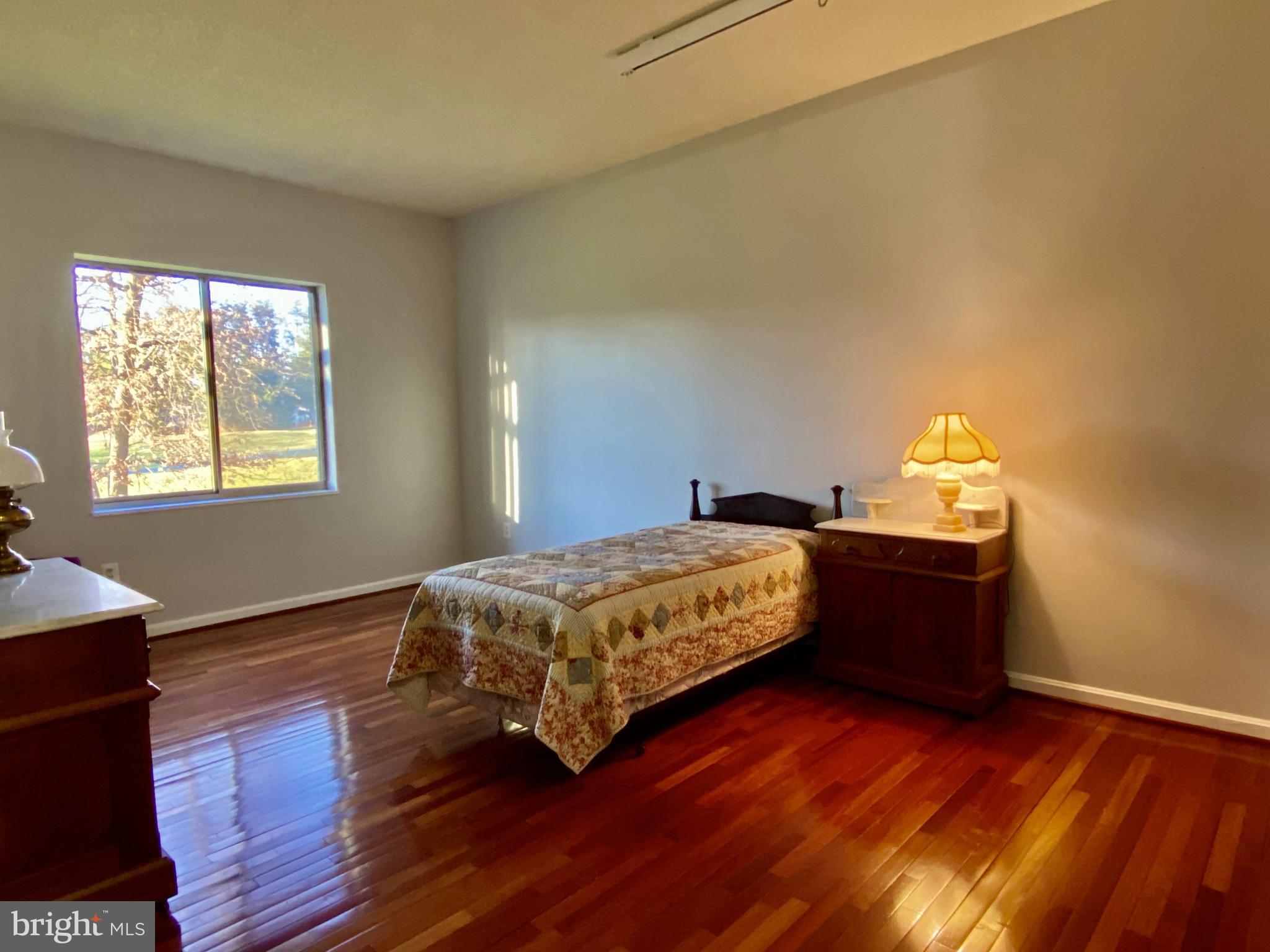 LEISURE WORLD - Residential