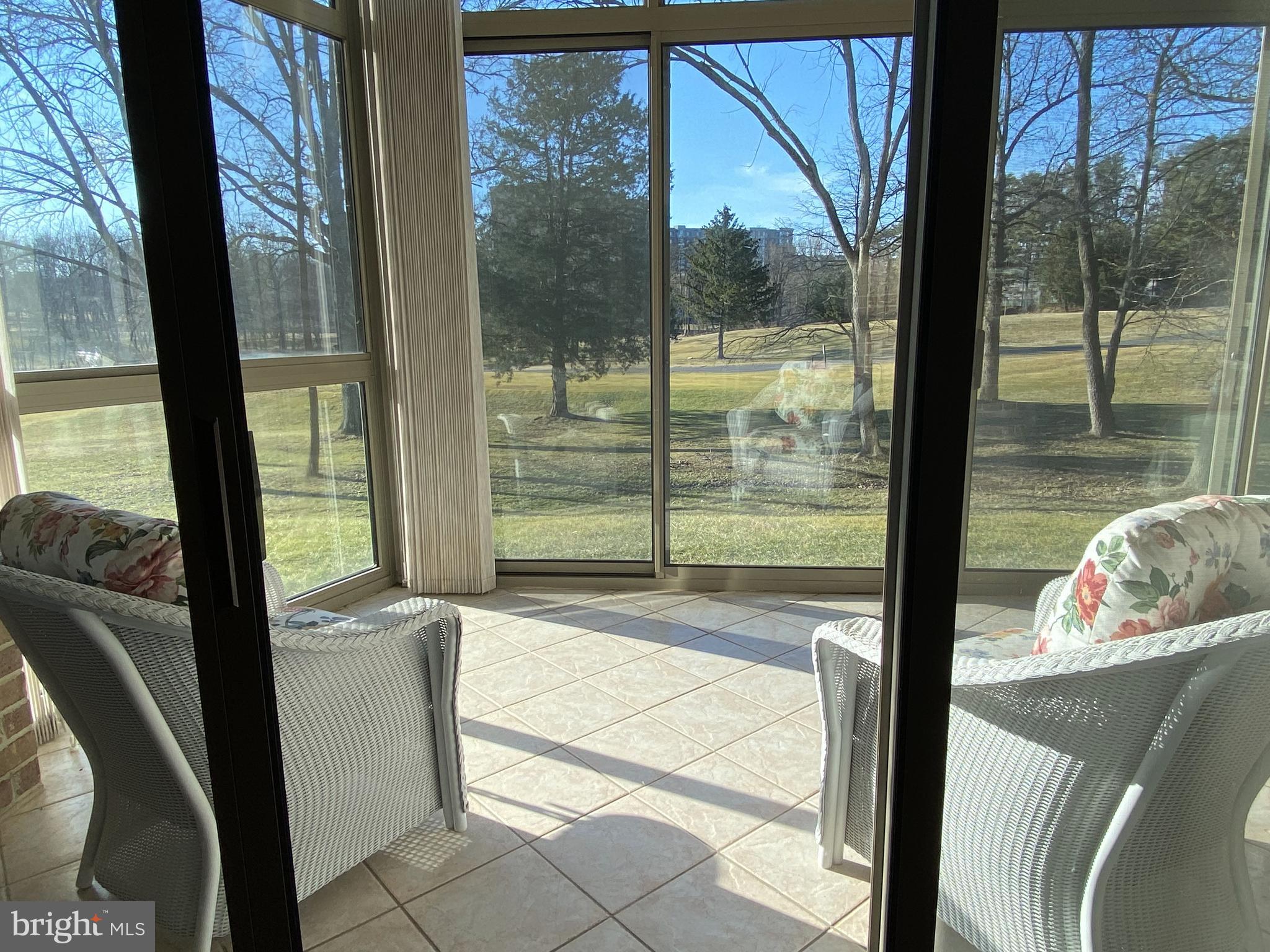 LEISURE WORLD - Residential