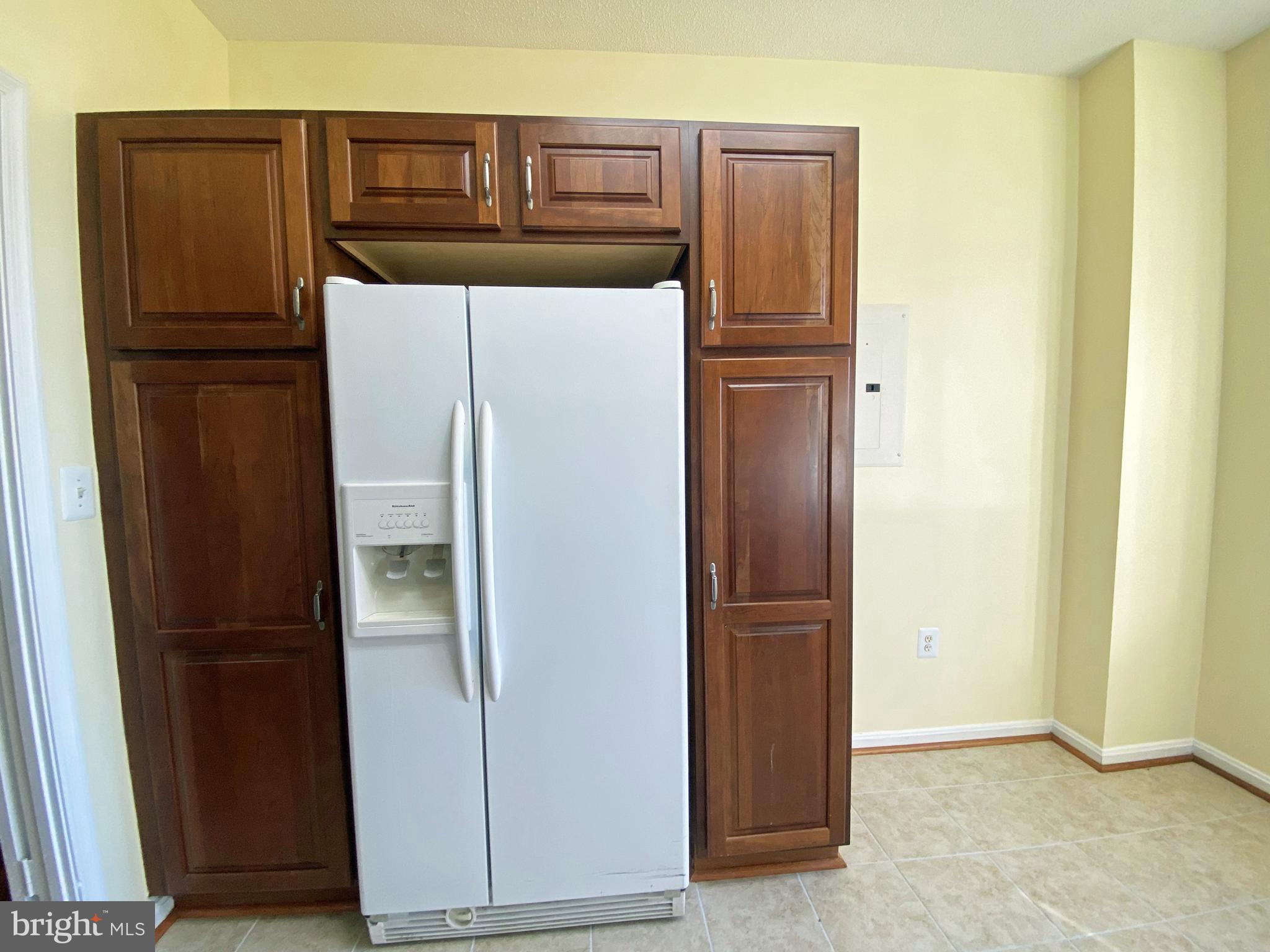 LEISURE WORLD - Residential