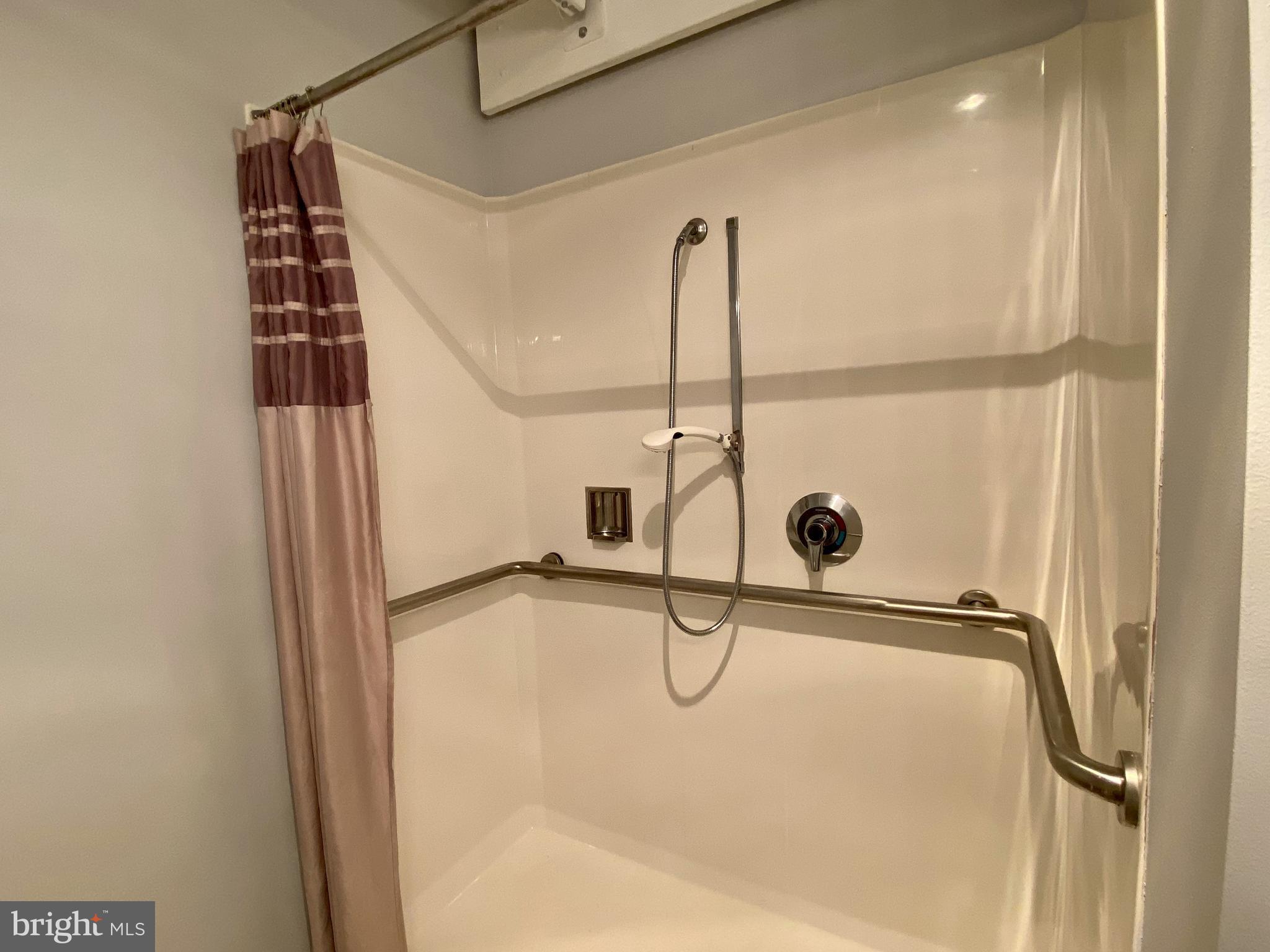 LEISURE WORLD - Residential