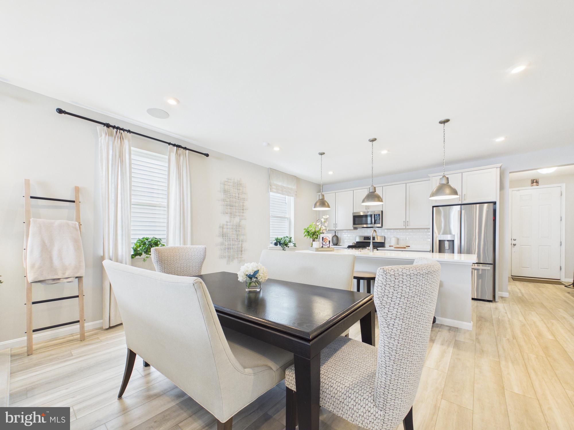 RAVEN OAKS - Residential