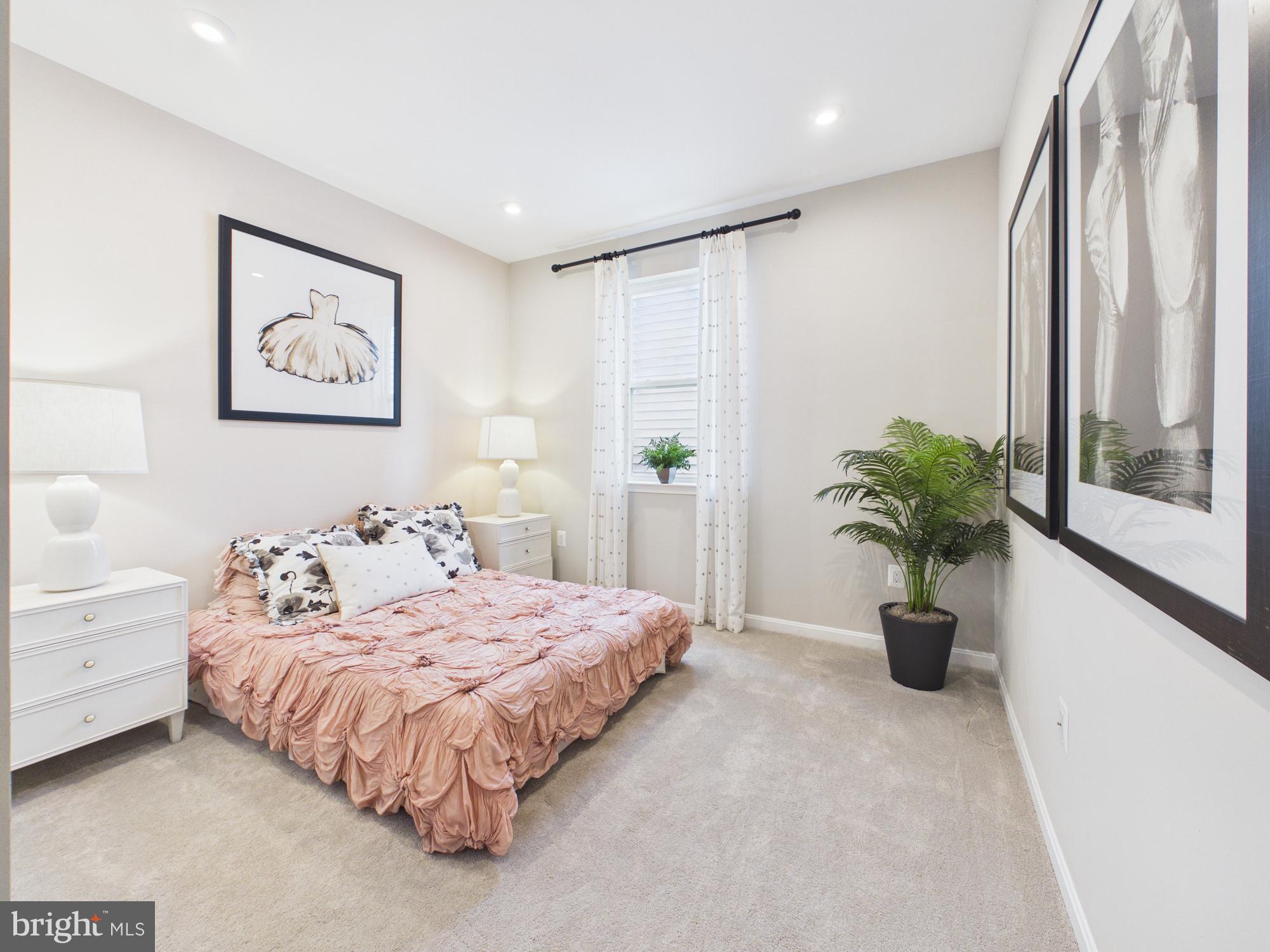 RAVEN OAKS - Residential