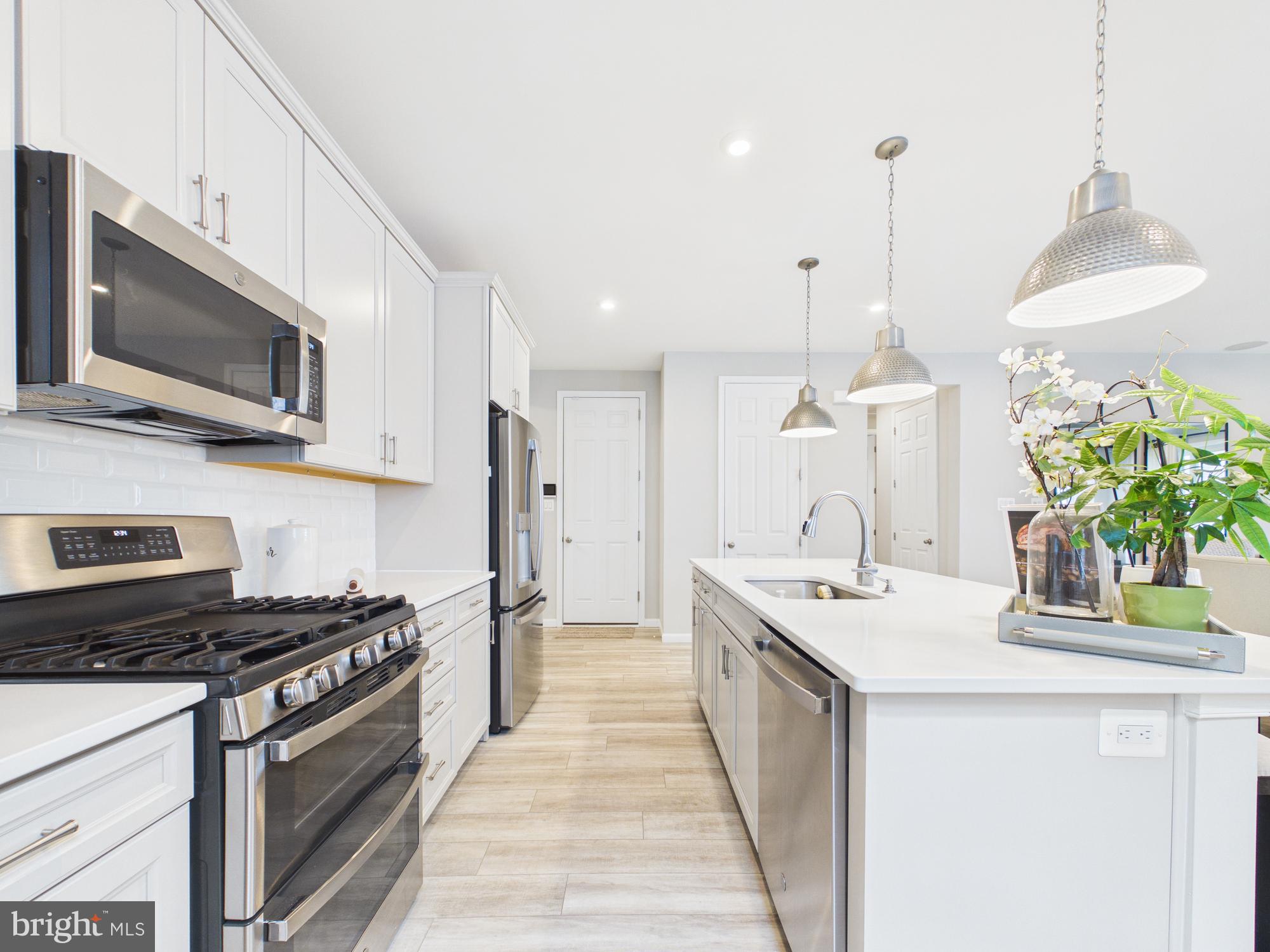 RAVEN OAKS - Residential